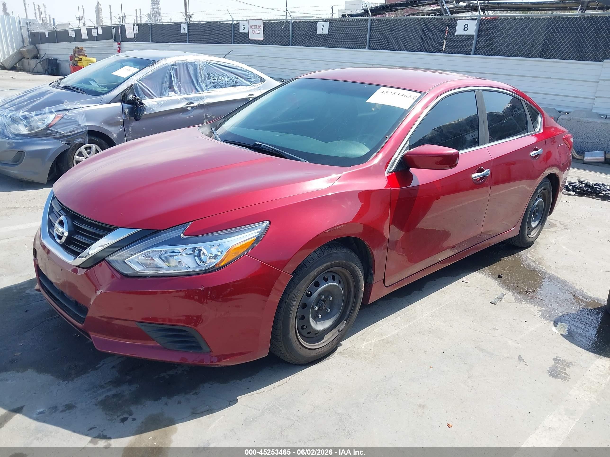 2018 Nissan Altima 2.5 S Red vin: 1N4AL3AP1JC197274