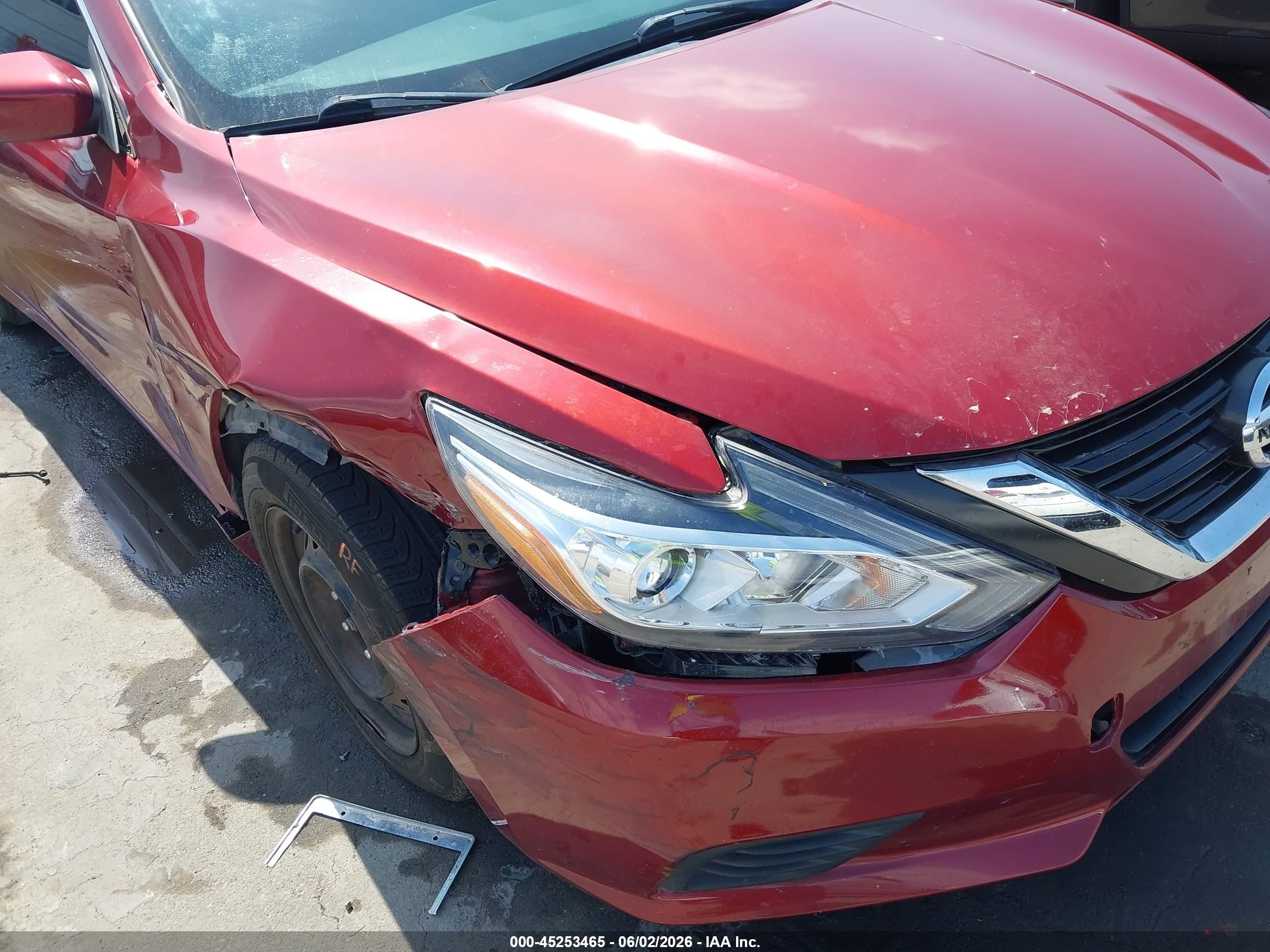 2018 Nissan Altima 2.5 S Red vin: 1N4AL3AP1JC197274