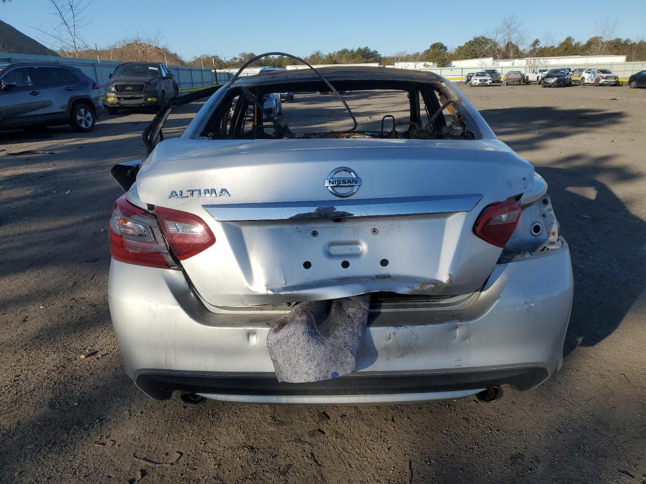 2018 Nissan Altima 2.5 Silver vin: 1N4AL3AP1JC251138