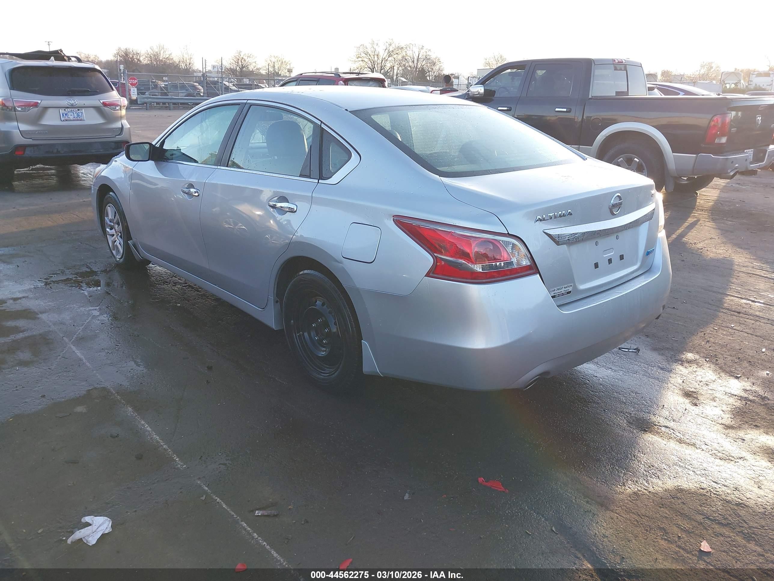 2013 Nissan Altima 2.5 S Silver vin: 1N4AL3AP2DC116206