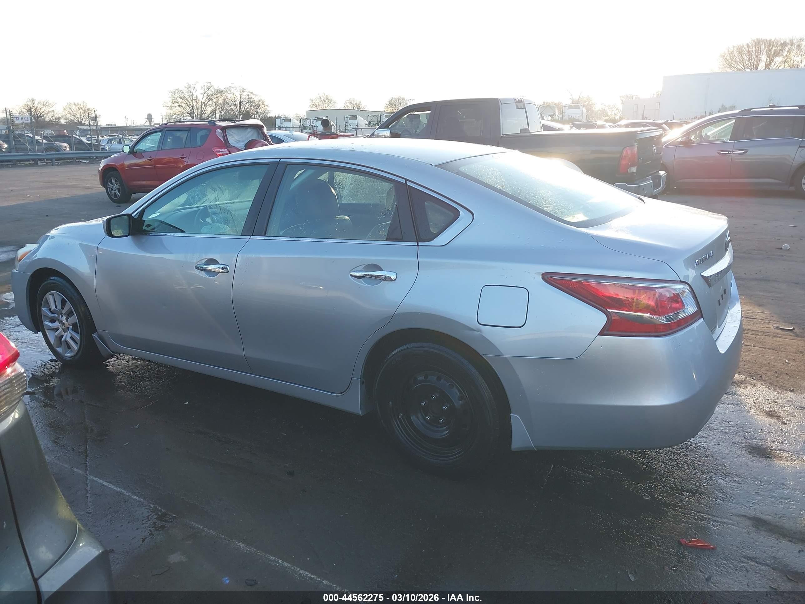 2013 Nissan Altima 2.5 S Silver vin: 1N4AL3AP2DC116206