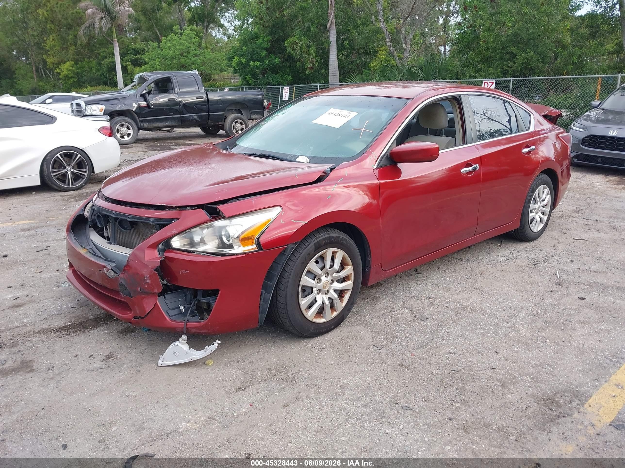 2013 Nissan Altima 2.5 S Red vin: 1N4AL3AP2DC159797