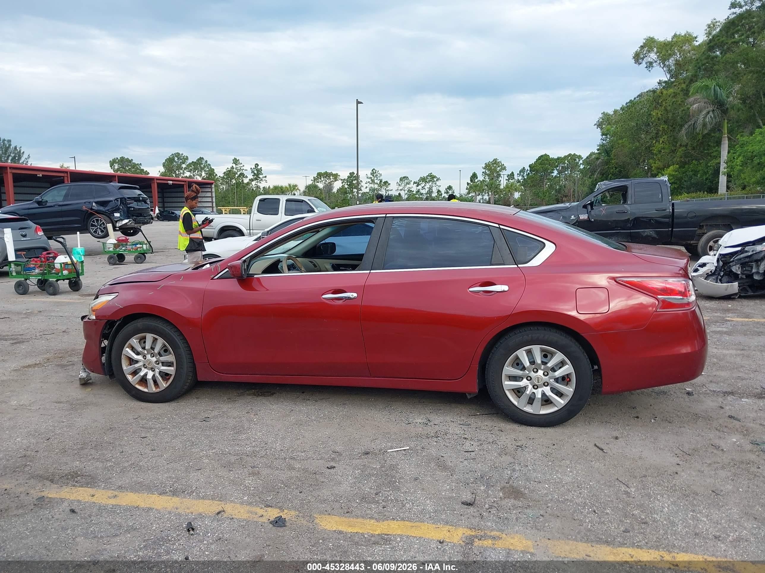 2013 Nissan Altima 2.5 S Red vin: 1N4AL3AP2DC159797