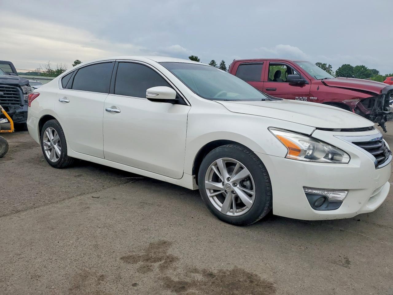 2013 Nissan Altima 2.5 White vin: 1N4AL3AP2DC201742