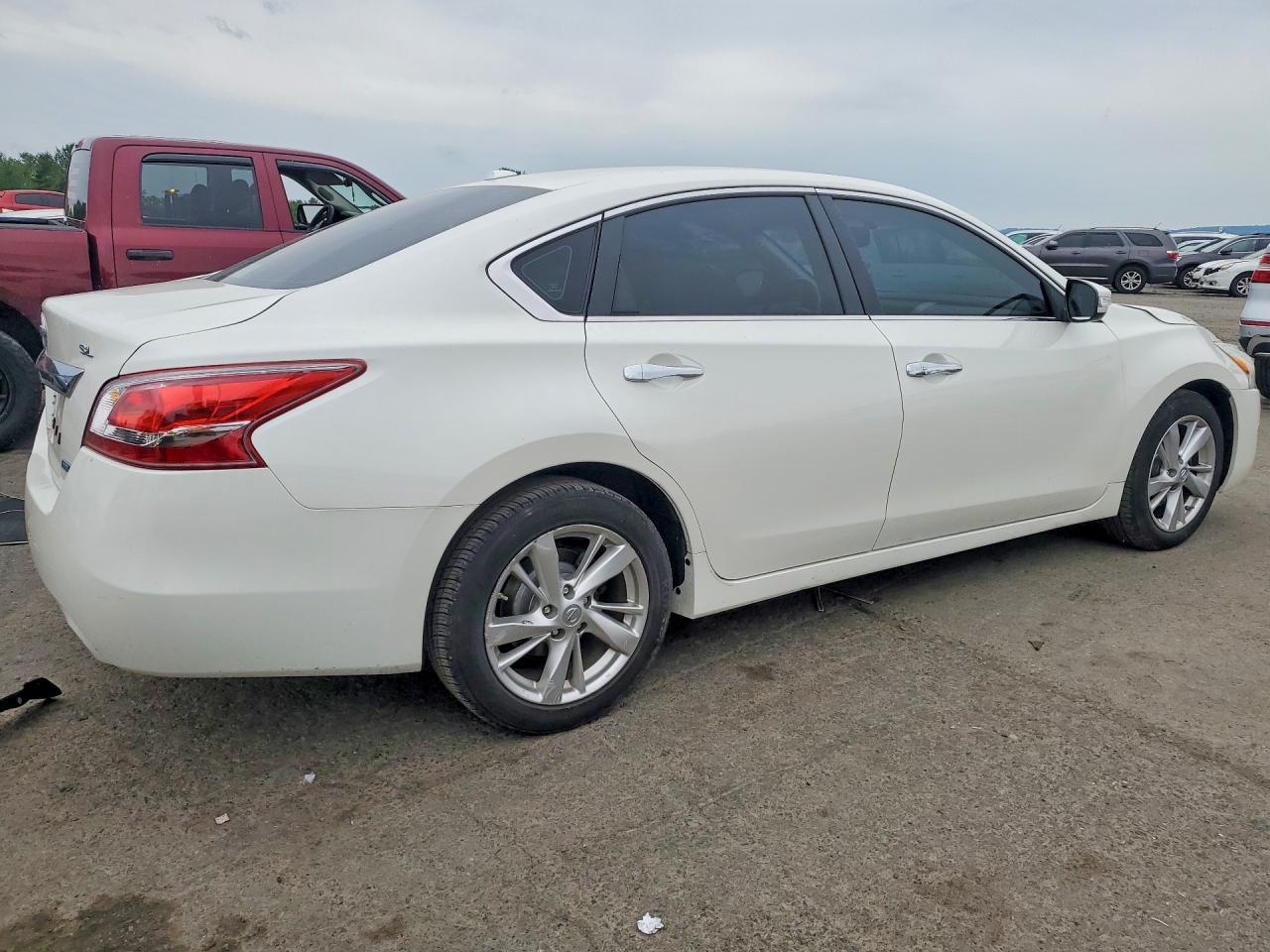 2013 Nissan Altima 2.5 White vin: 1N4AL3AP2DC201742
