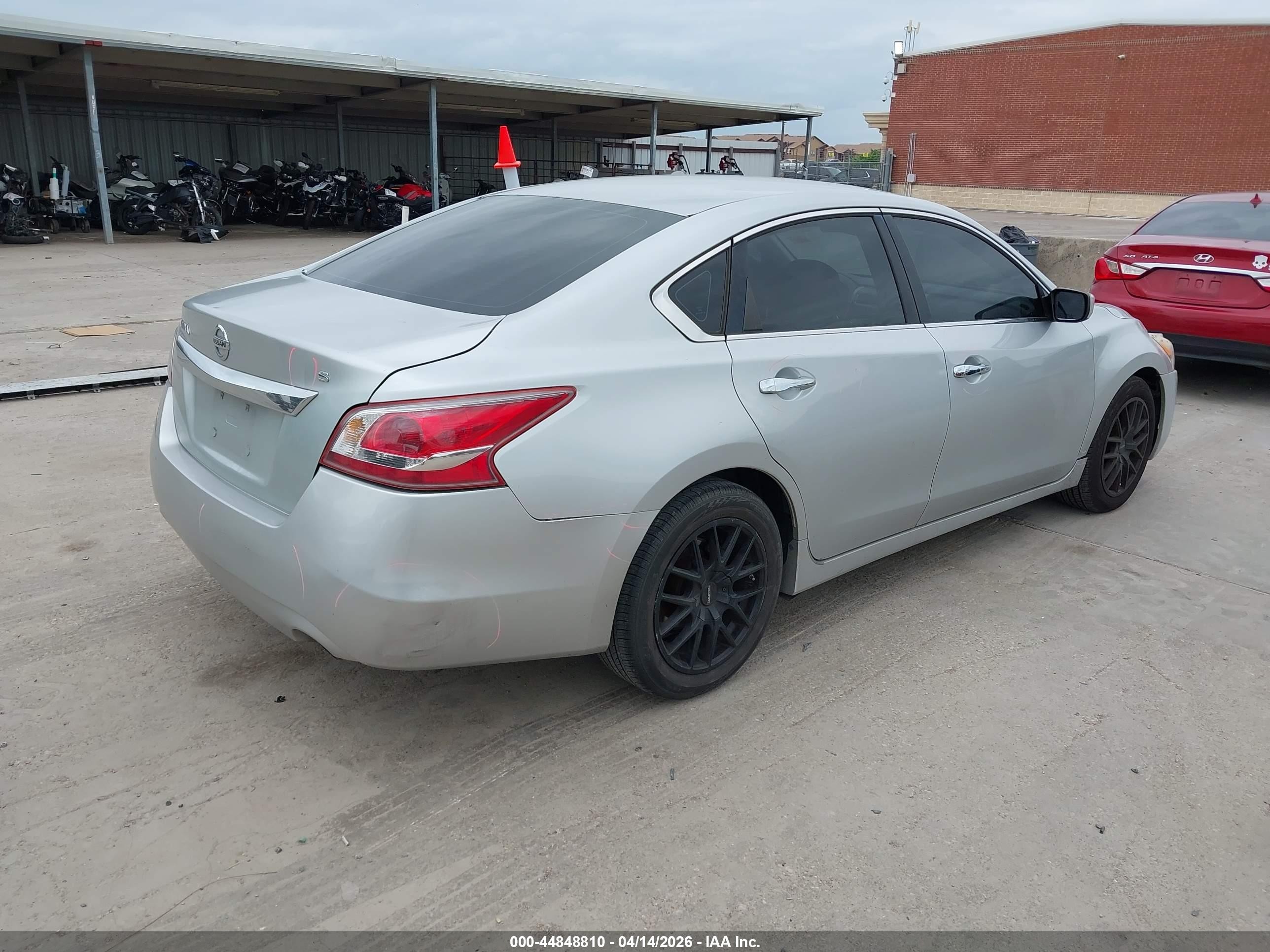 2013 Nissan Altima 2.5 S Silver vin: 1N4AL3AP2DC206293
