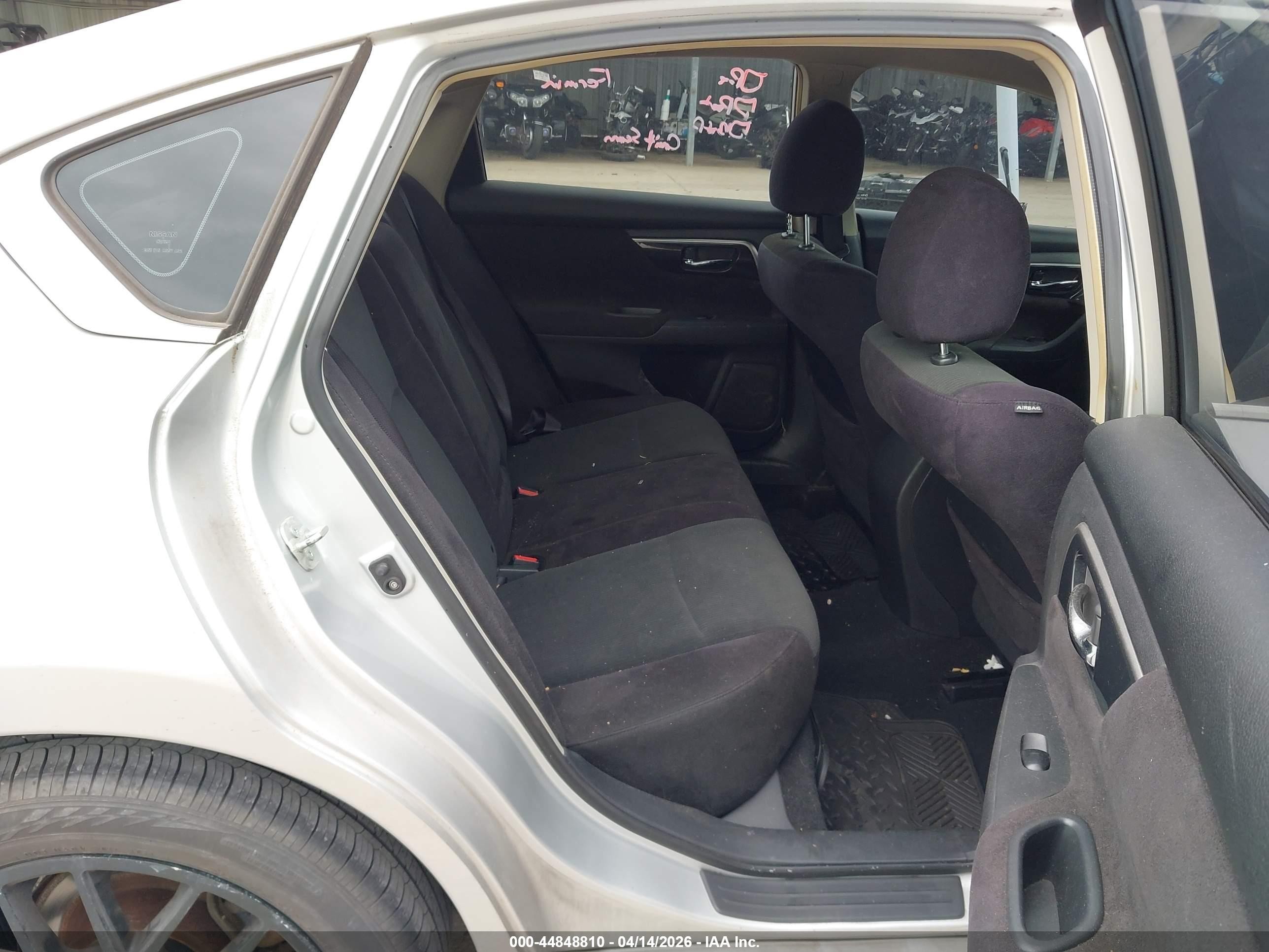 2013 Nissan Altima 2.5 S Silver vin: 1N4AL3AP2DC206293