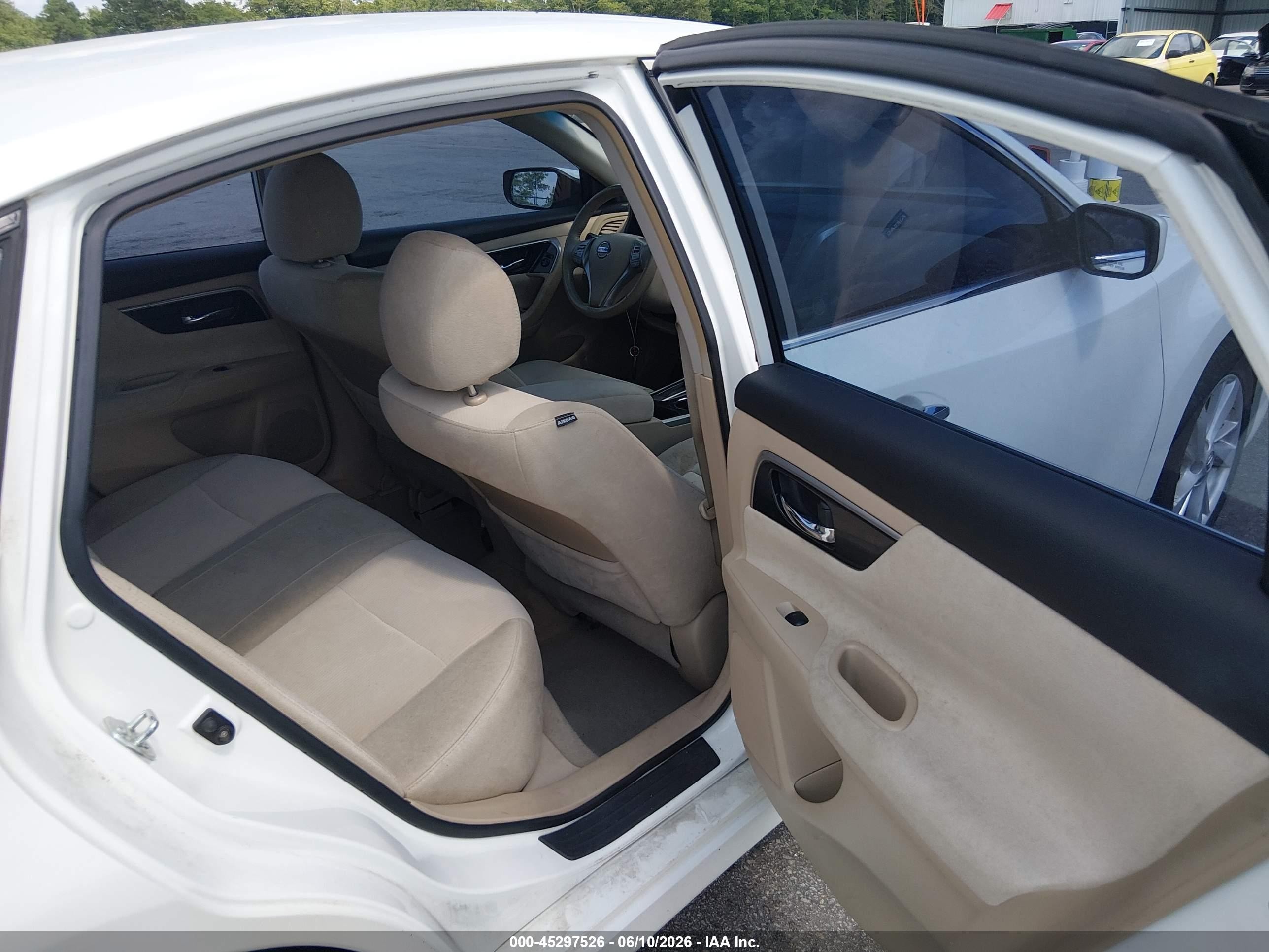 2013 Nissan Altima 2.5 Sv White vin: 1N4AL3AP2DC219769