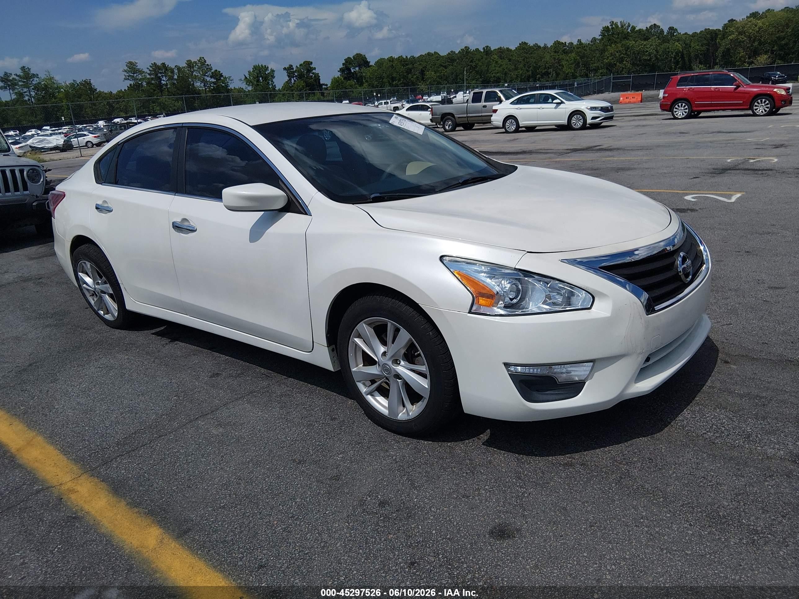 2013 Nissan Altima 2.5 Sv White vin: 1N4AL3AP2DC219769