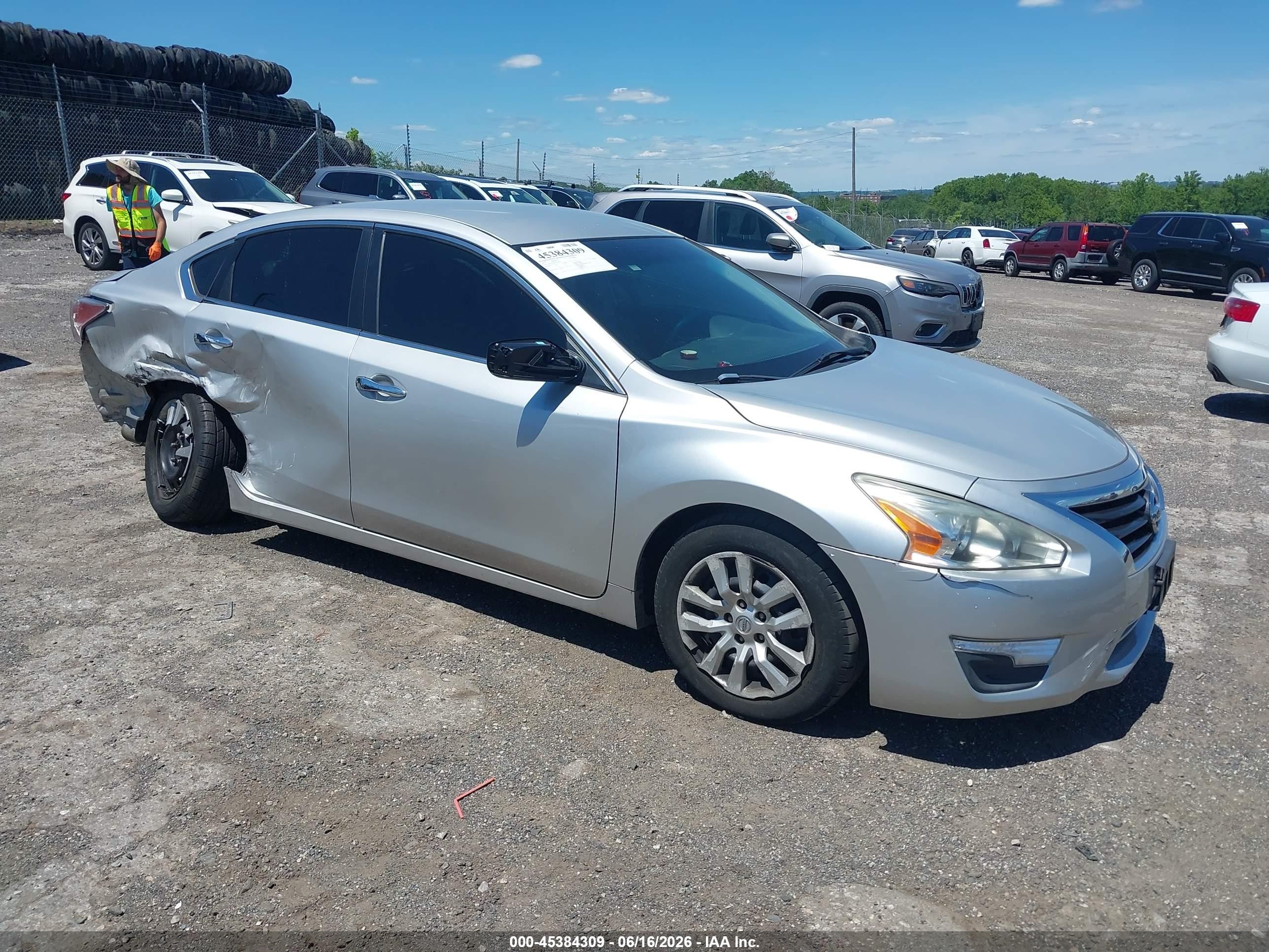 2013 Nissan Altima 2.5 S Silver vin: 1N4AL3AP2DC246583