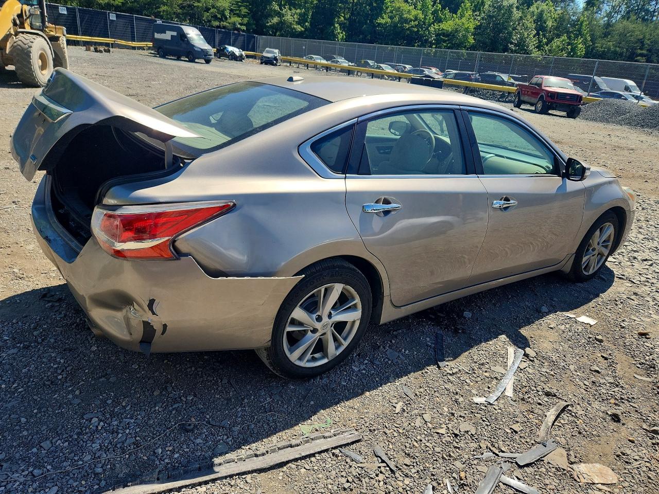 2013 Nissan Altima 2.5 Gold vin: 1N4AL3AP2DC255672
