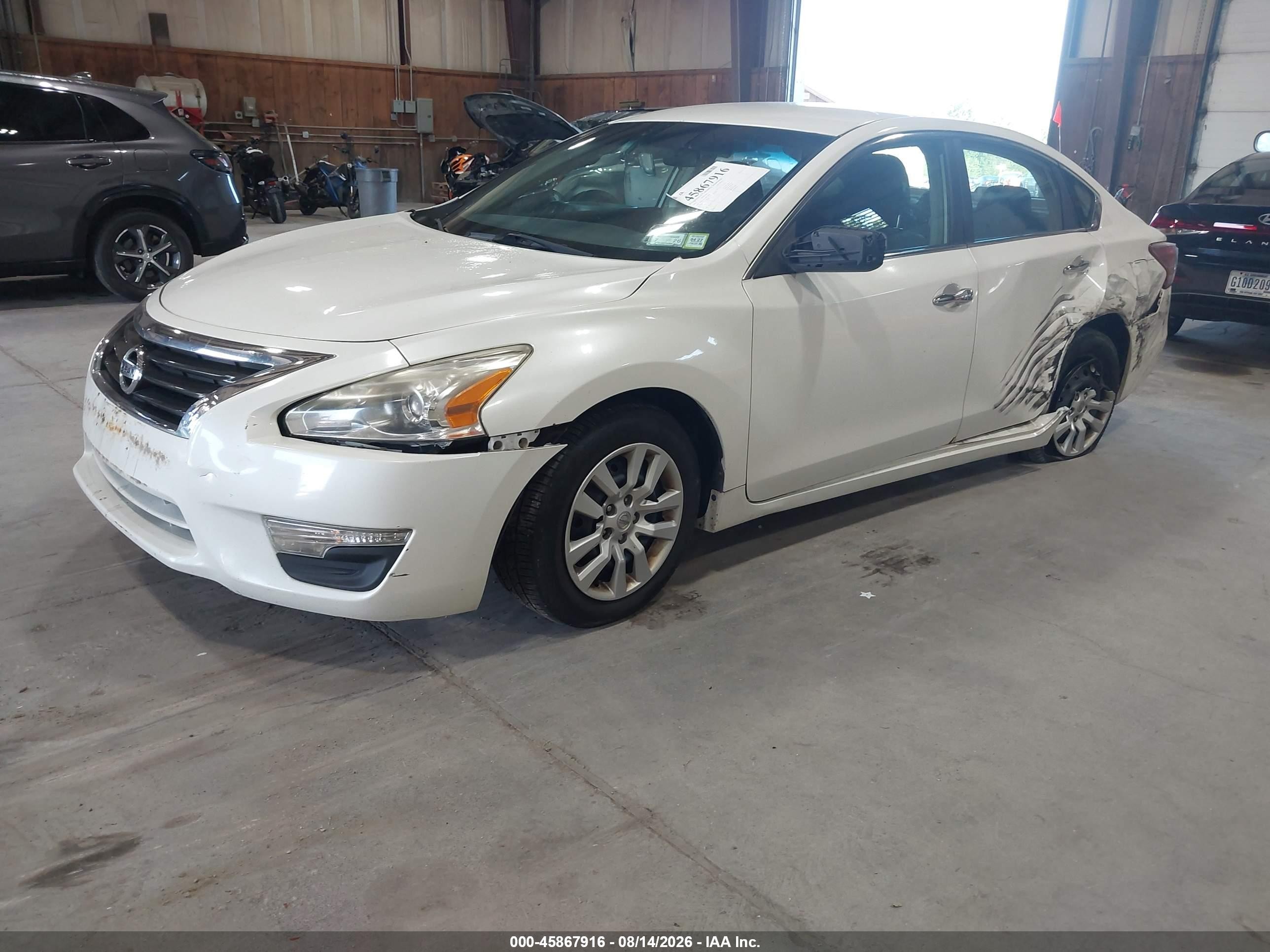 2013 Nissan Altima 2.5 S White vin: 1N4AL3AP2DC278417