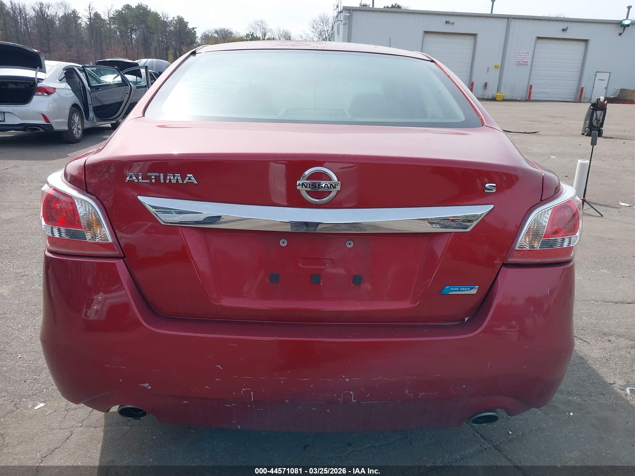 2013 Nissan Altima 2.5 S Red vin: 1N4AL3AP2DC290471