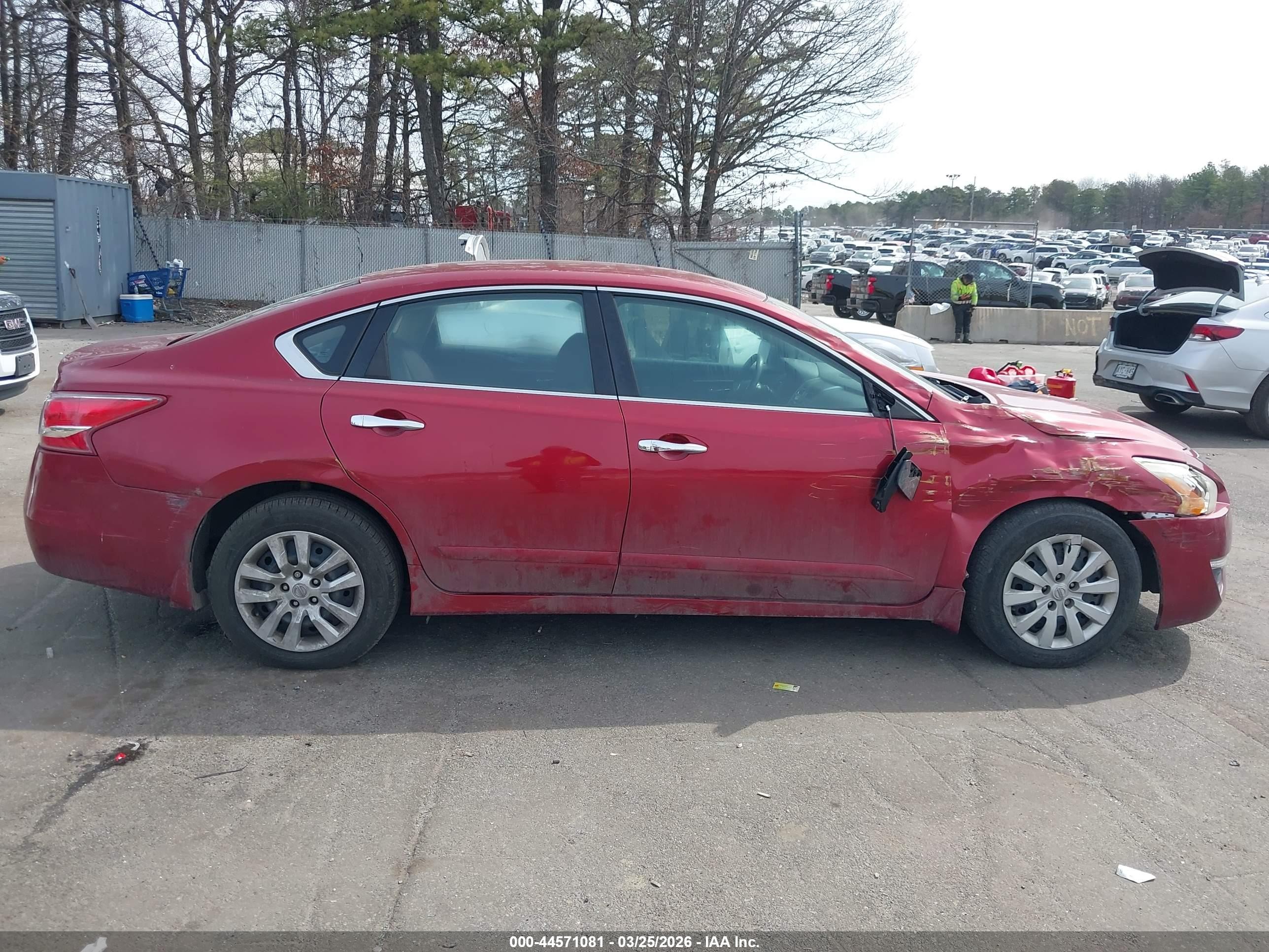2013 Nissan Altima 2.5 S Red vin: 1N4AL3AP2DC290471