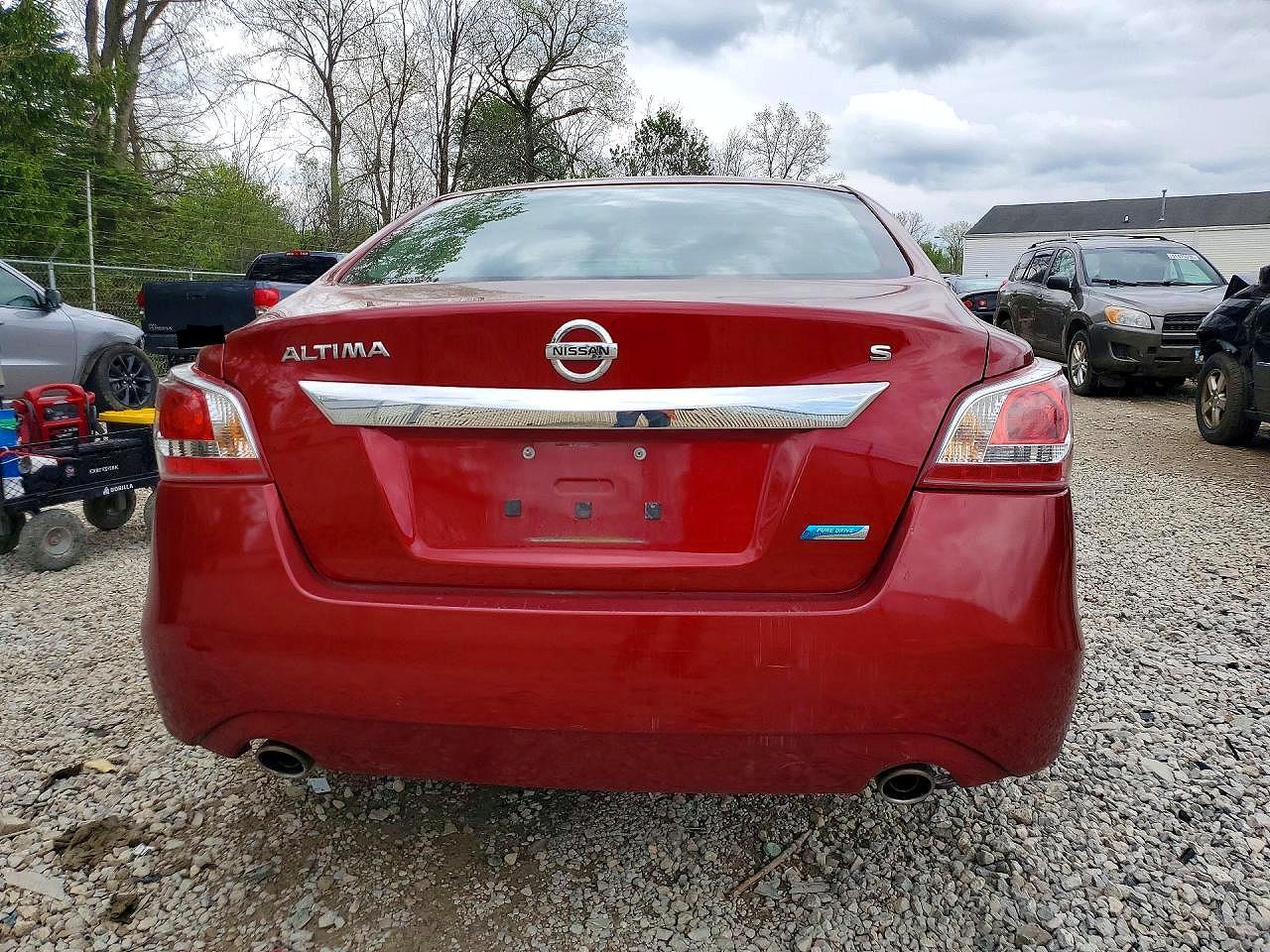 2013 Nissan Altima 2.5 S Red vin: 1N4AL3AP2DC293919