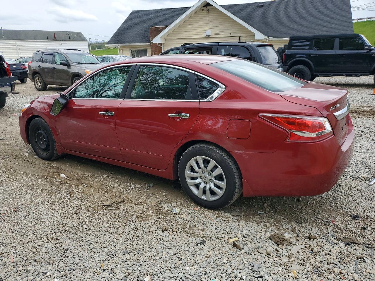 2013 Nissan Altima 2.5 S Red vin: 1N4AL3AP2DC293919