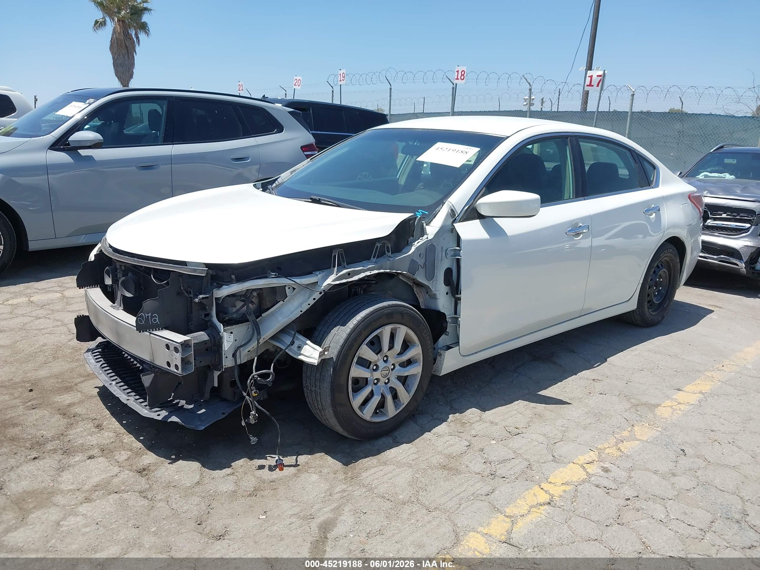 2013 Nissan Altima 2.5 S White vin: 1N4AL3AP2DC900286