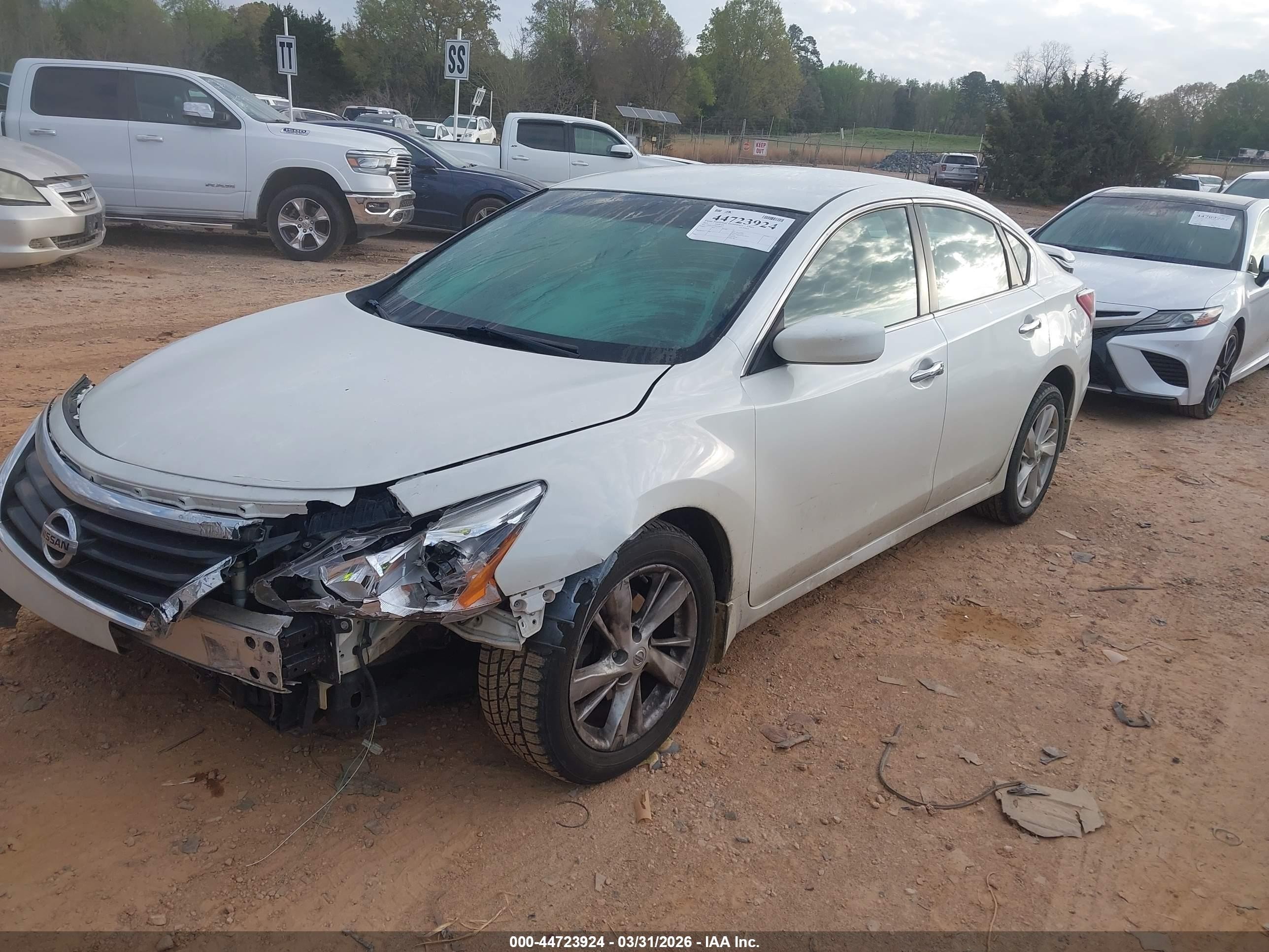 2013 Nissan Altima 2.5 Sv Белый vin: 1N4AL3AP2DC909571
