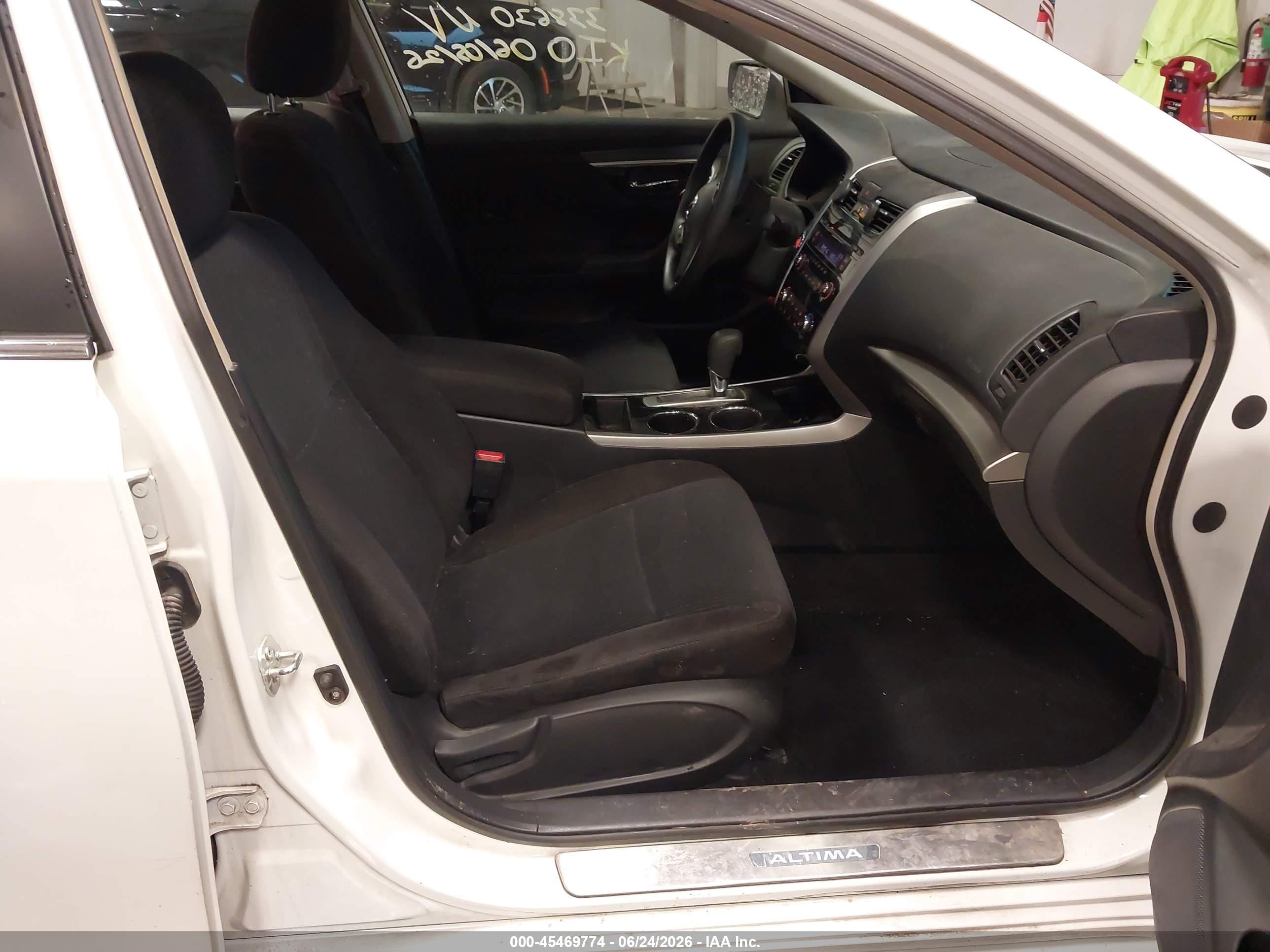 2013 Nissan Altima 2.5 S White vin: 1N4AL3AP2DC922742