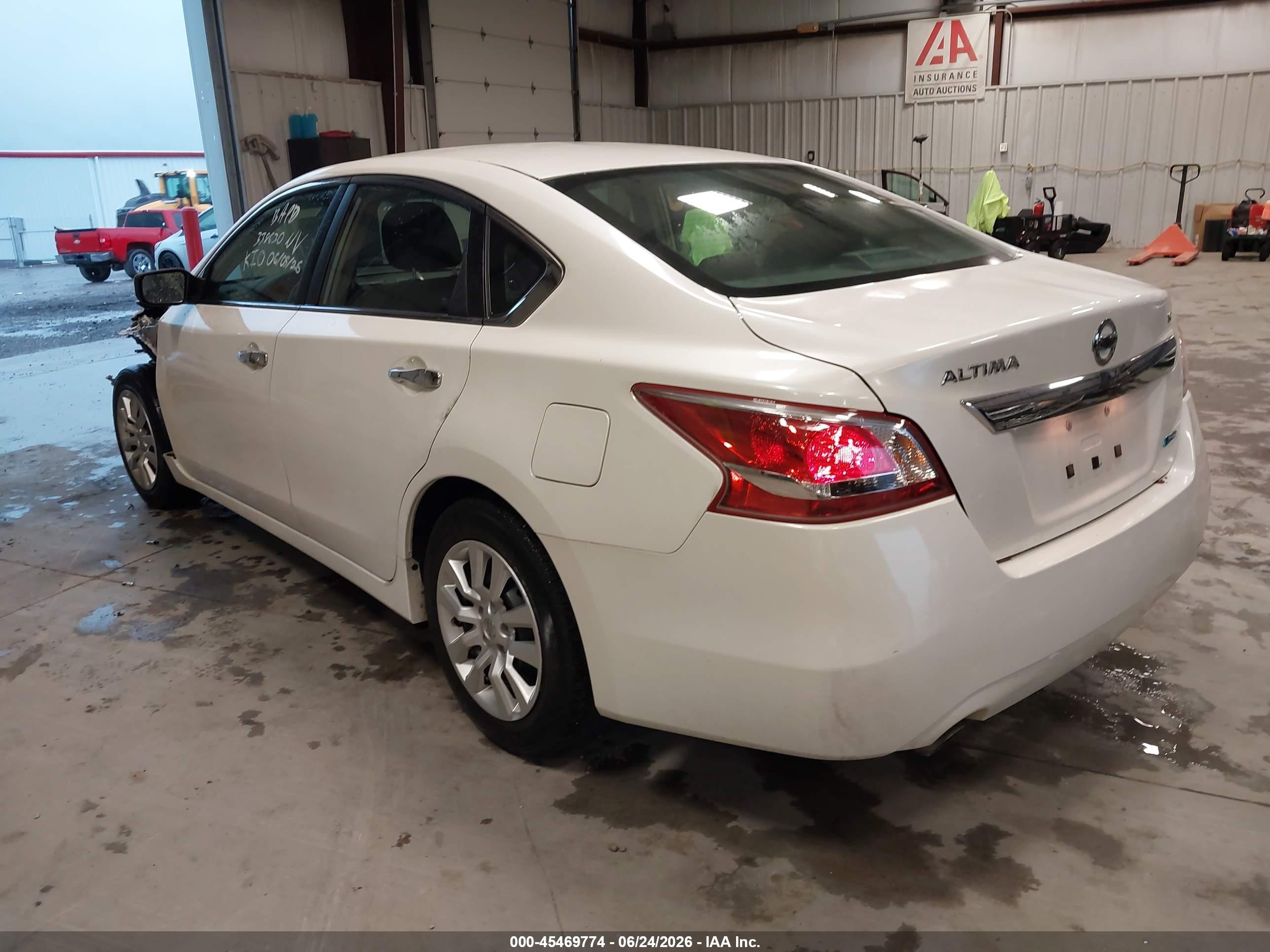 2013 Nissan Altima 2.5 S White vin: 1N4AL3AP2DC922742