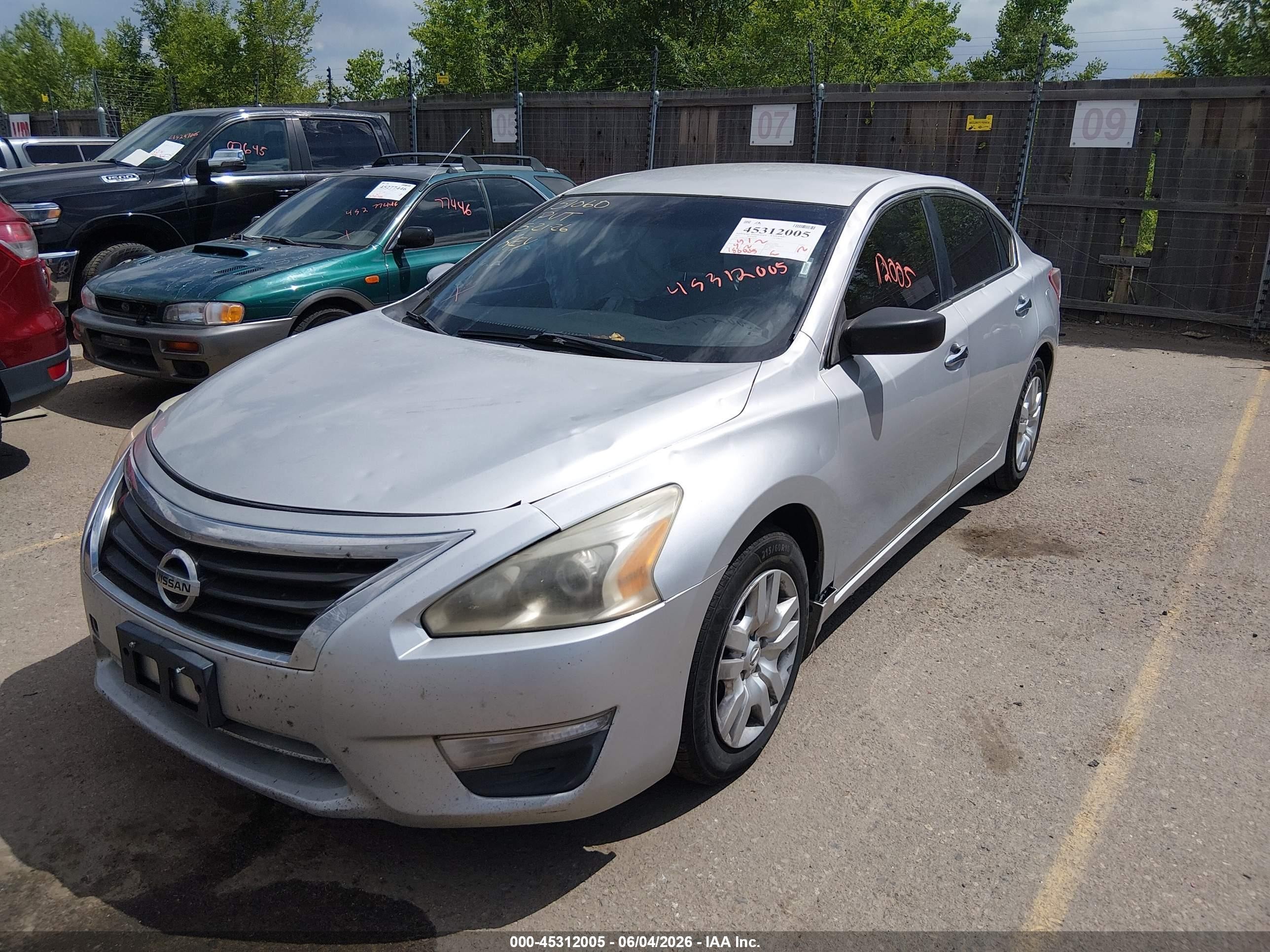 2013 Nissan Altima 2.5 Sv Серебряный vin: 1N4AL3AP2DN410418
