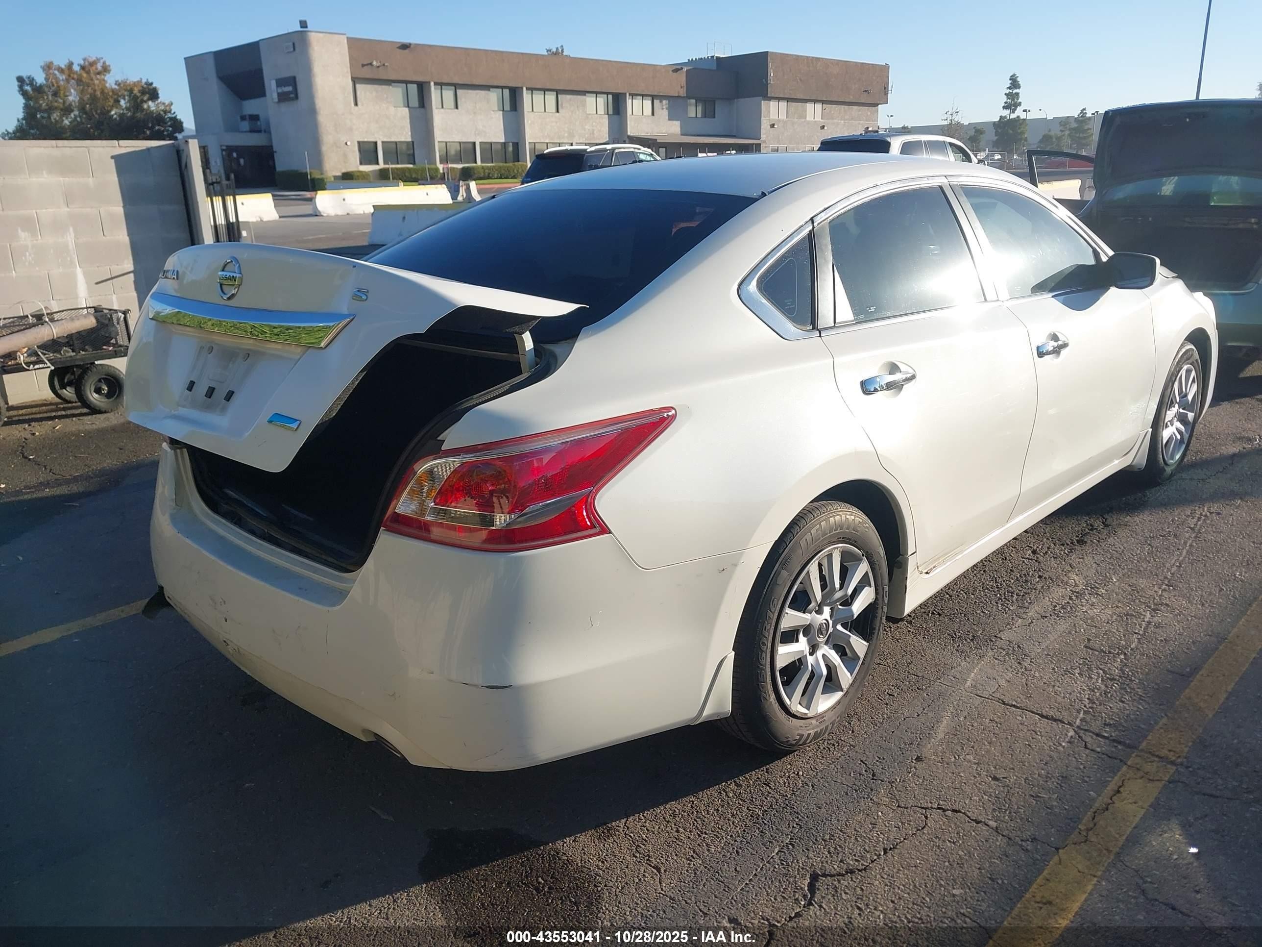 2013 Nissan Altima 2.5 S White vin: 1N4AL3AP2DN420169