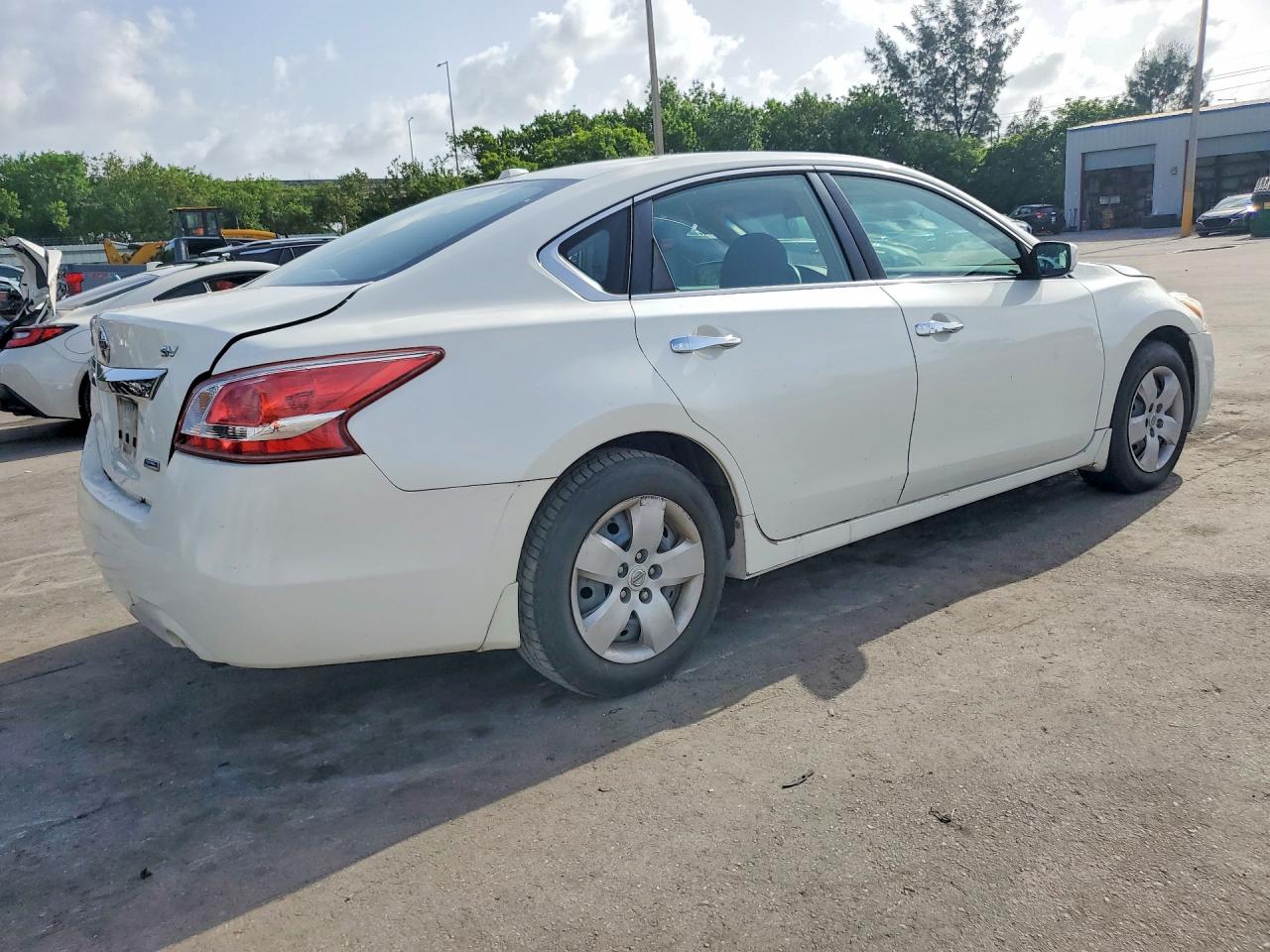 2013 Nissan Altima 2.5 White vin: 1N4AL3AP2DN488083