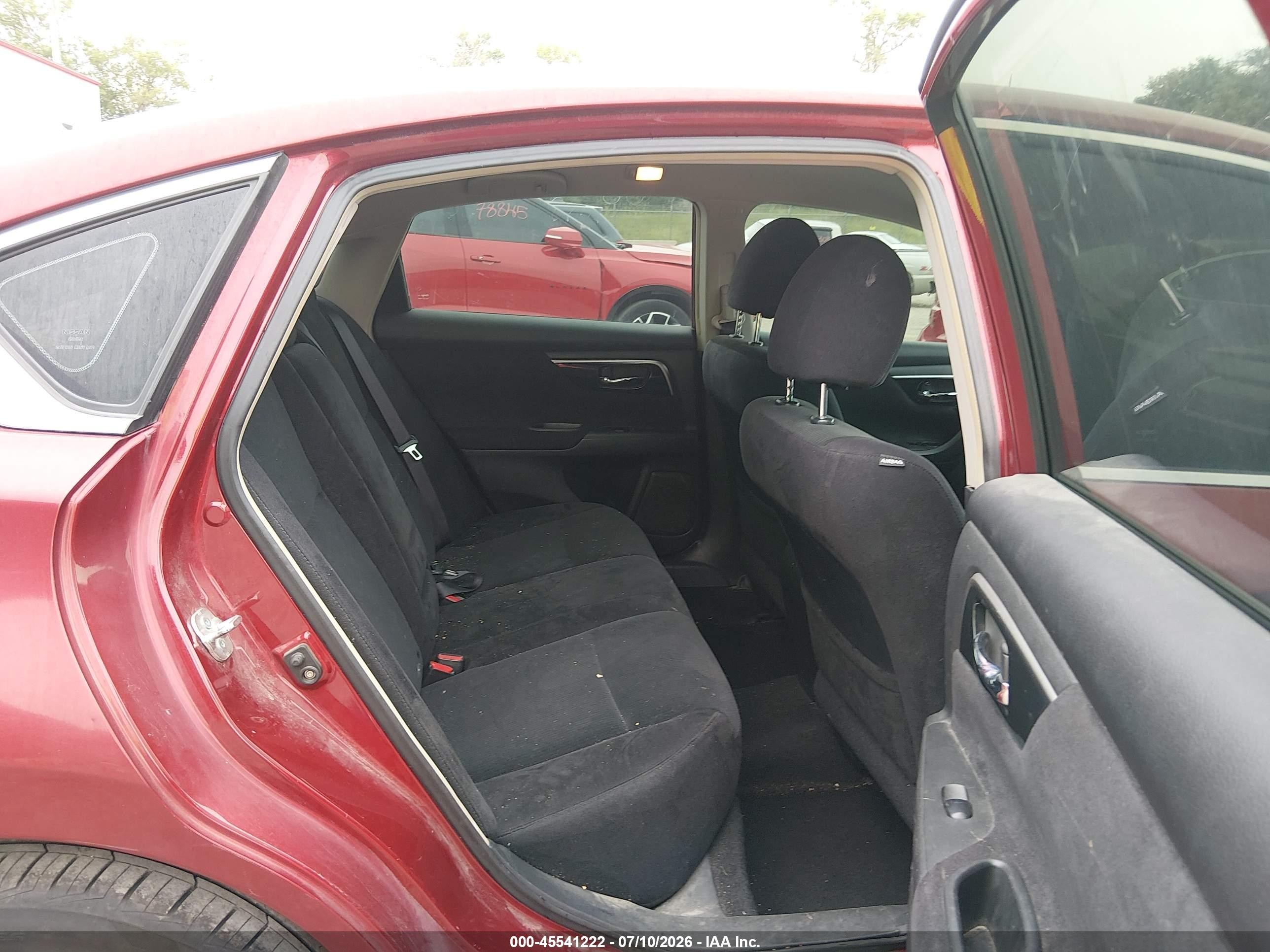 2013 Nissan Altima 2.5 S Red vin: 1N4AL3AP2DN507683