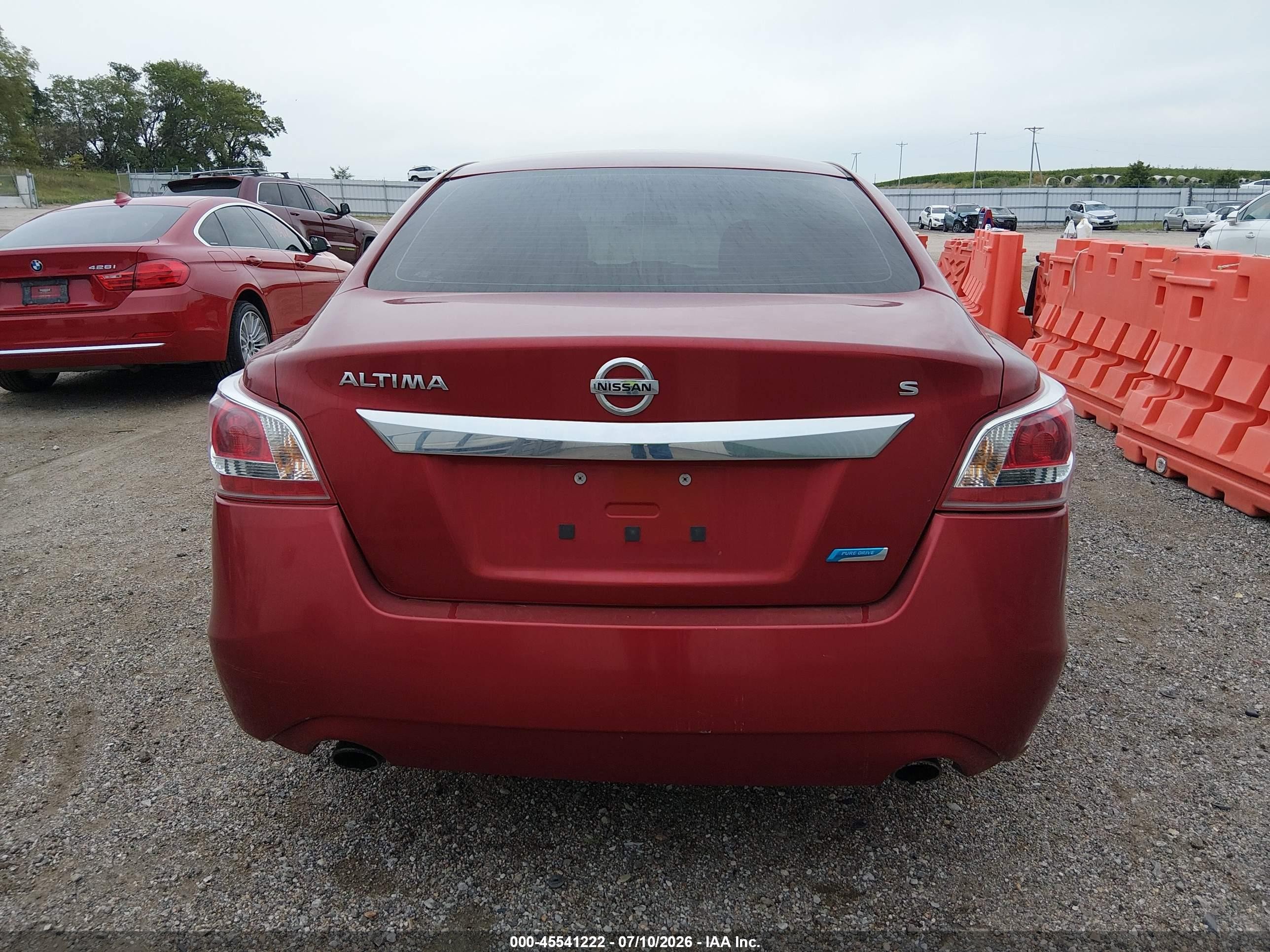 2013 Nissan Altima 2.5 S Red vin: 1N4AL3AP2DN507683