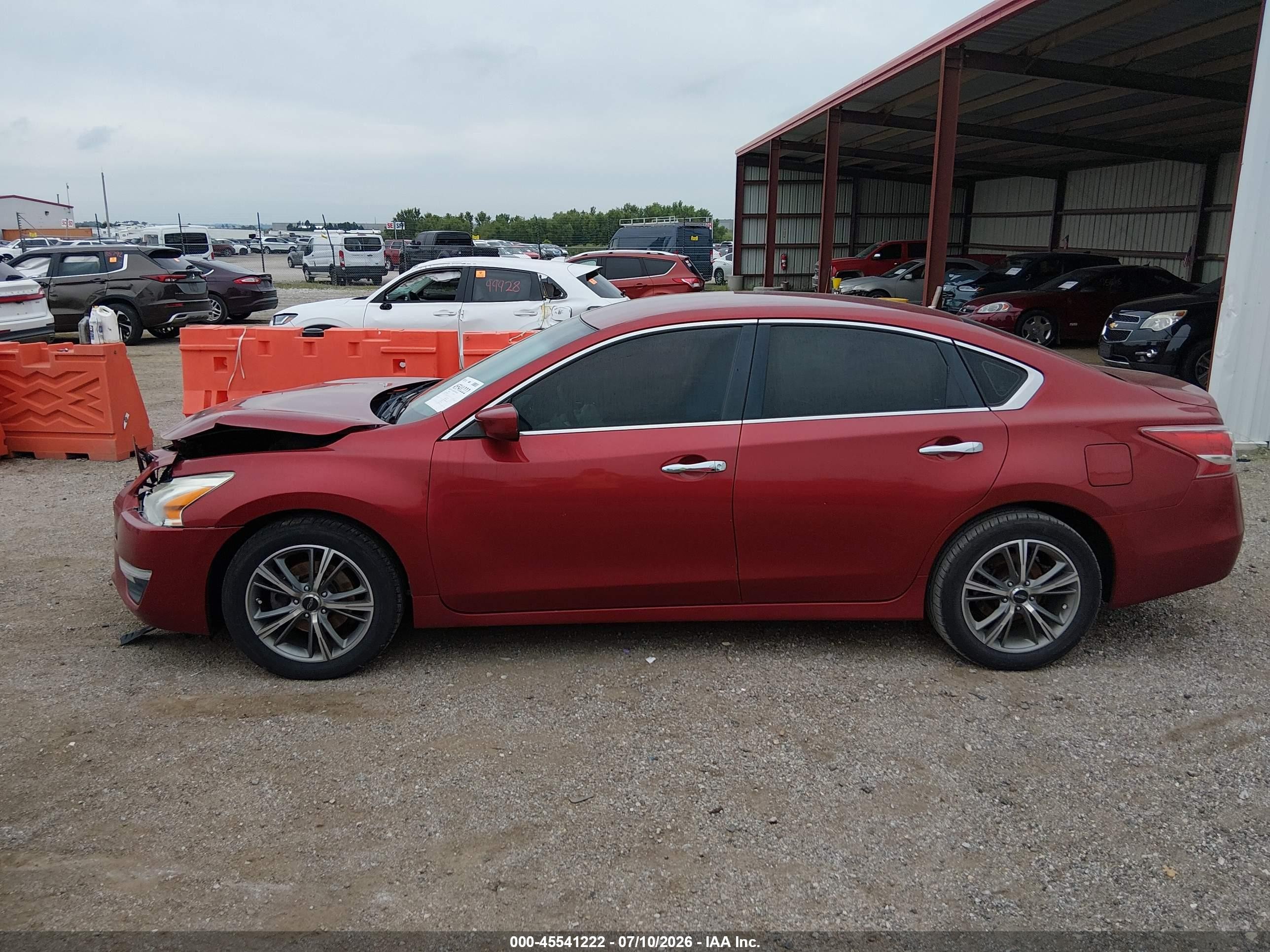 2013 Nissan Altima 2.5 S Red vin: 1N4AL3AP2DN507683