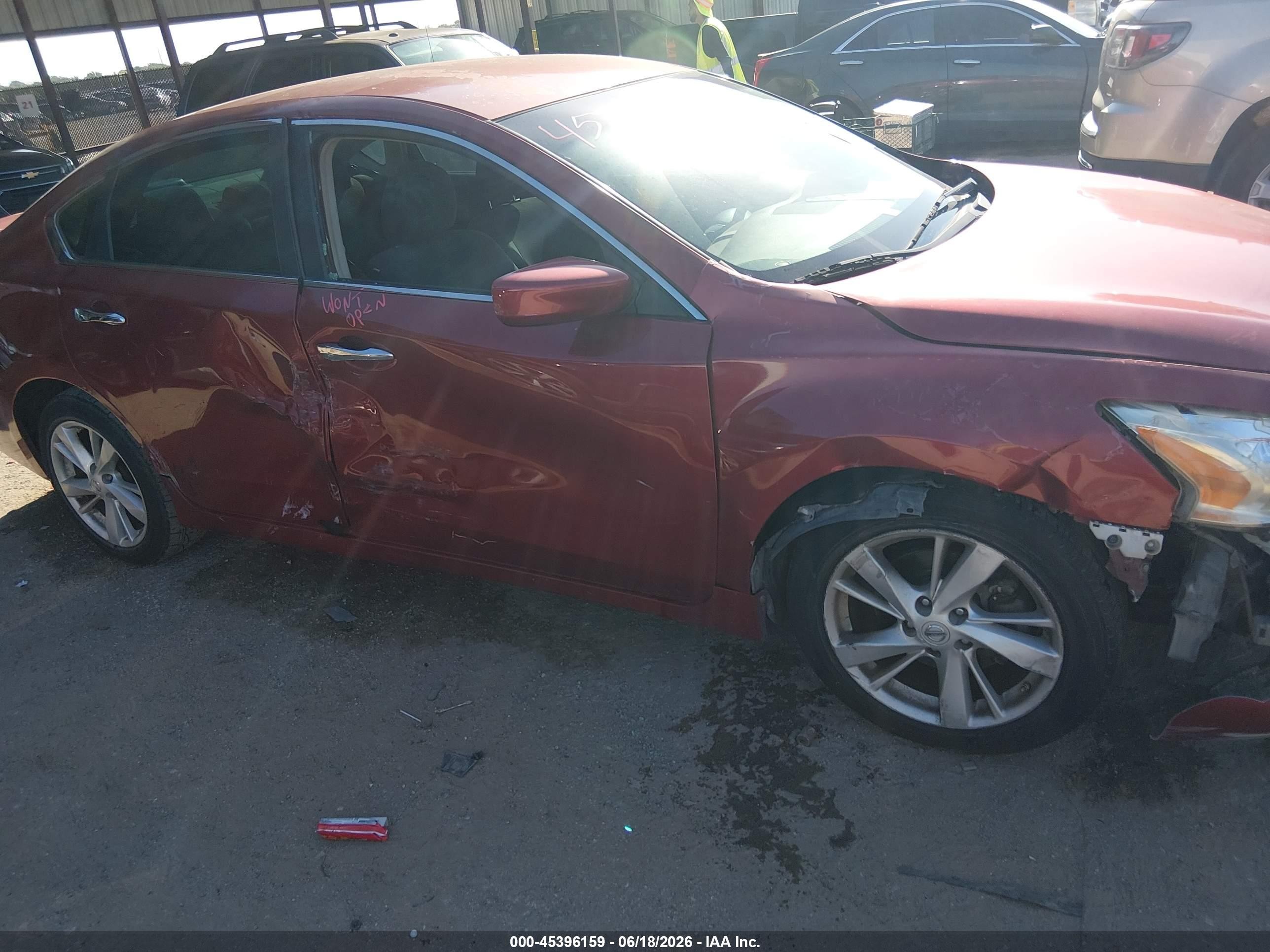 2013 Nissan Altima 2.5 S Red vin: 1N4AL3AP2DN525214