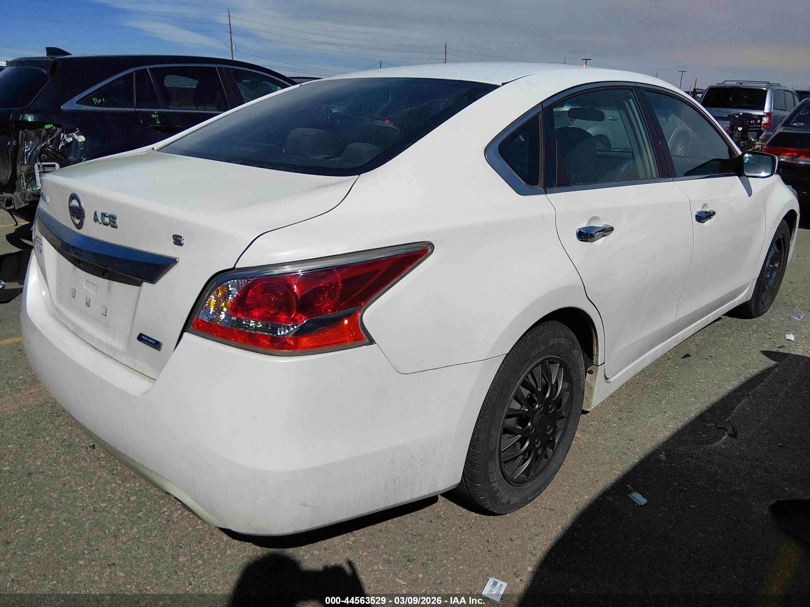 2013 Nissan Altima 2.5 S White vin: 1N4AL3AP2DN555670