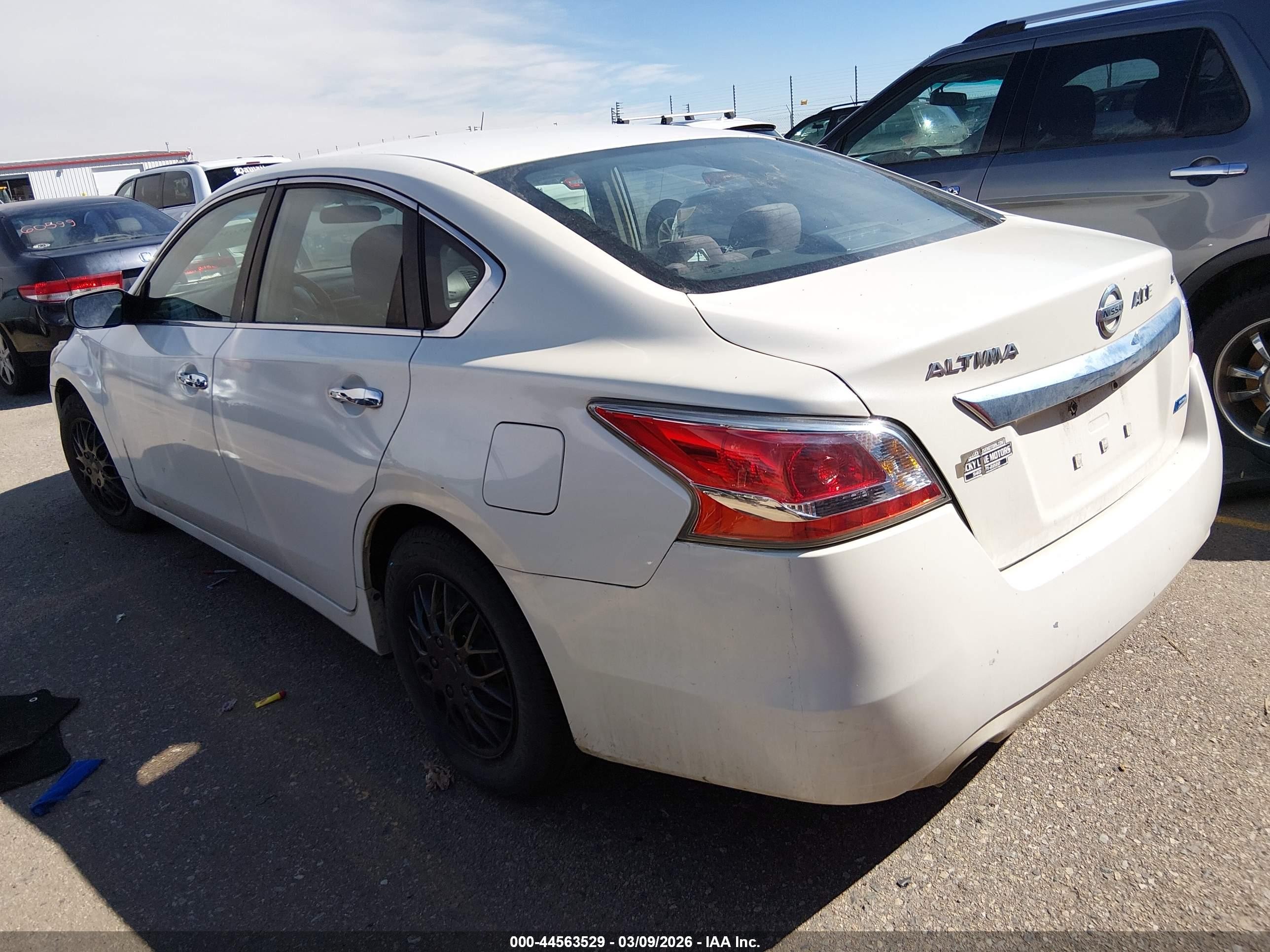 2013 Nissan Altima 2.5 S White vin: 1N4AL3AP2DN555670