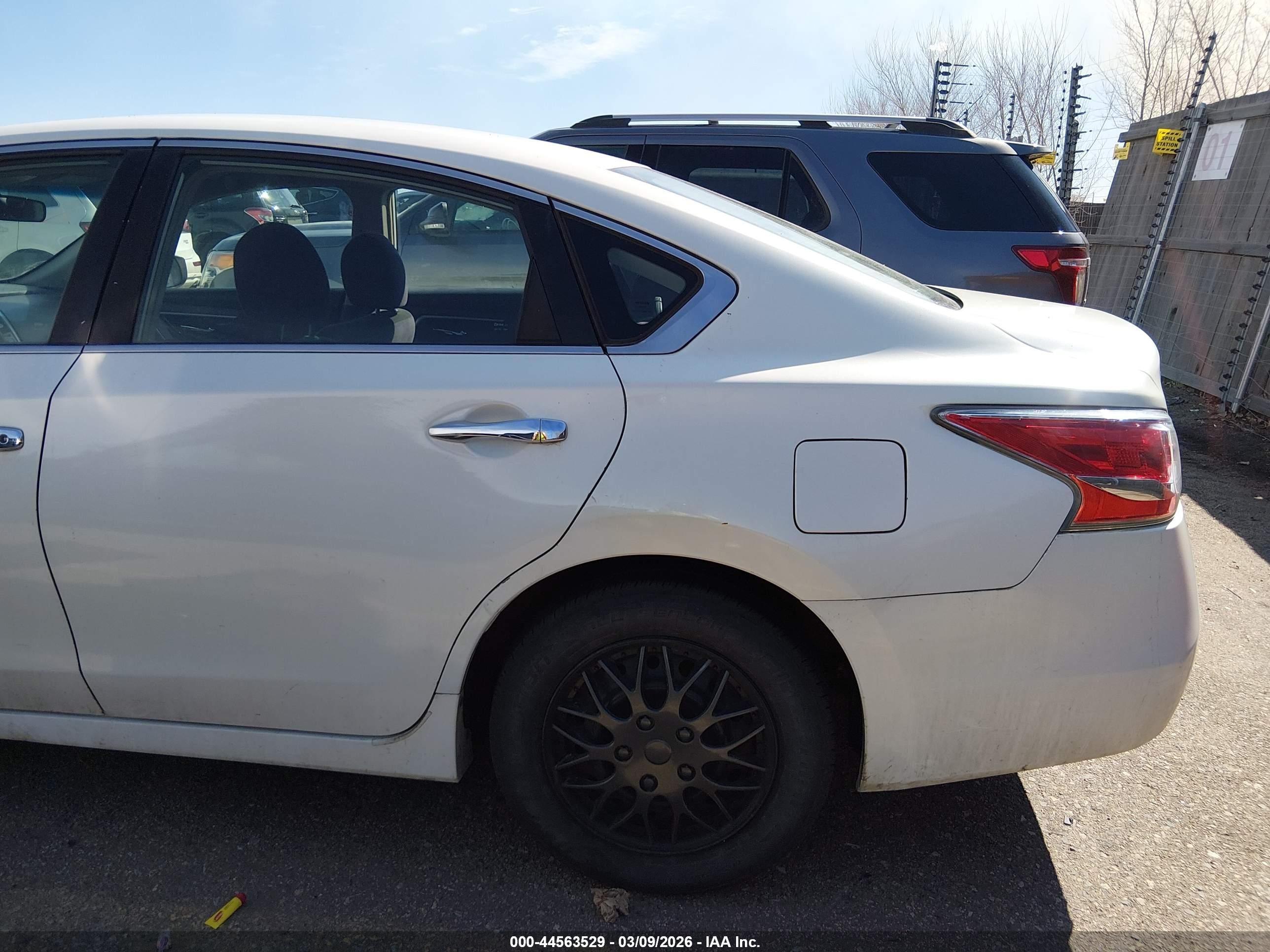 2013 Nissan Altima 2.5 S White vin: 1N4AL3AP2DN555670