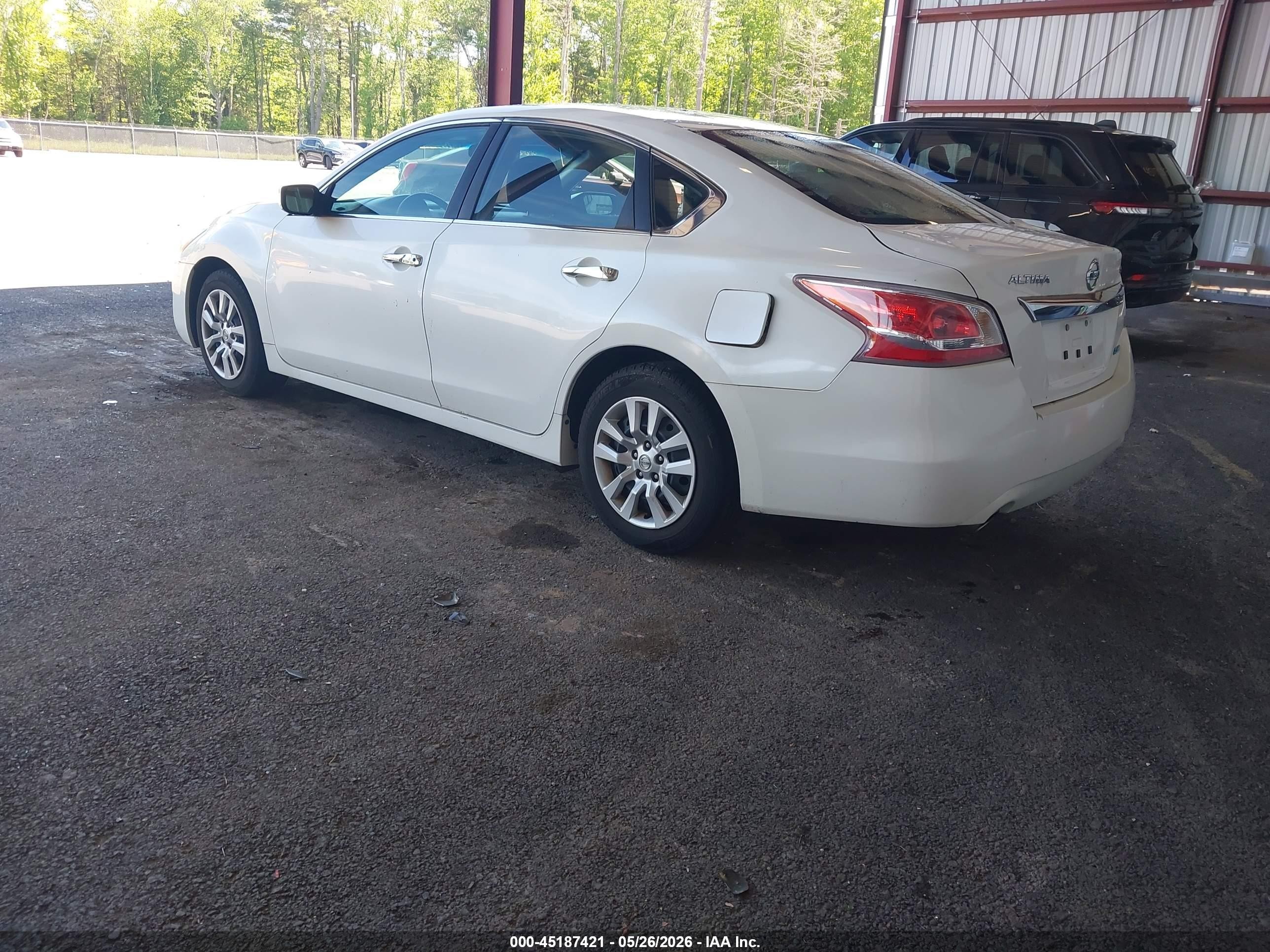 2013 Nissan Altima 2.5 S Белый vin: 1N4AL3AP2DN570153