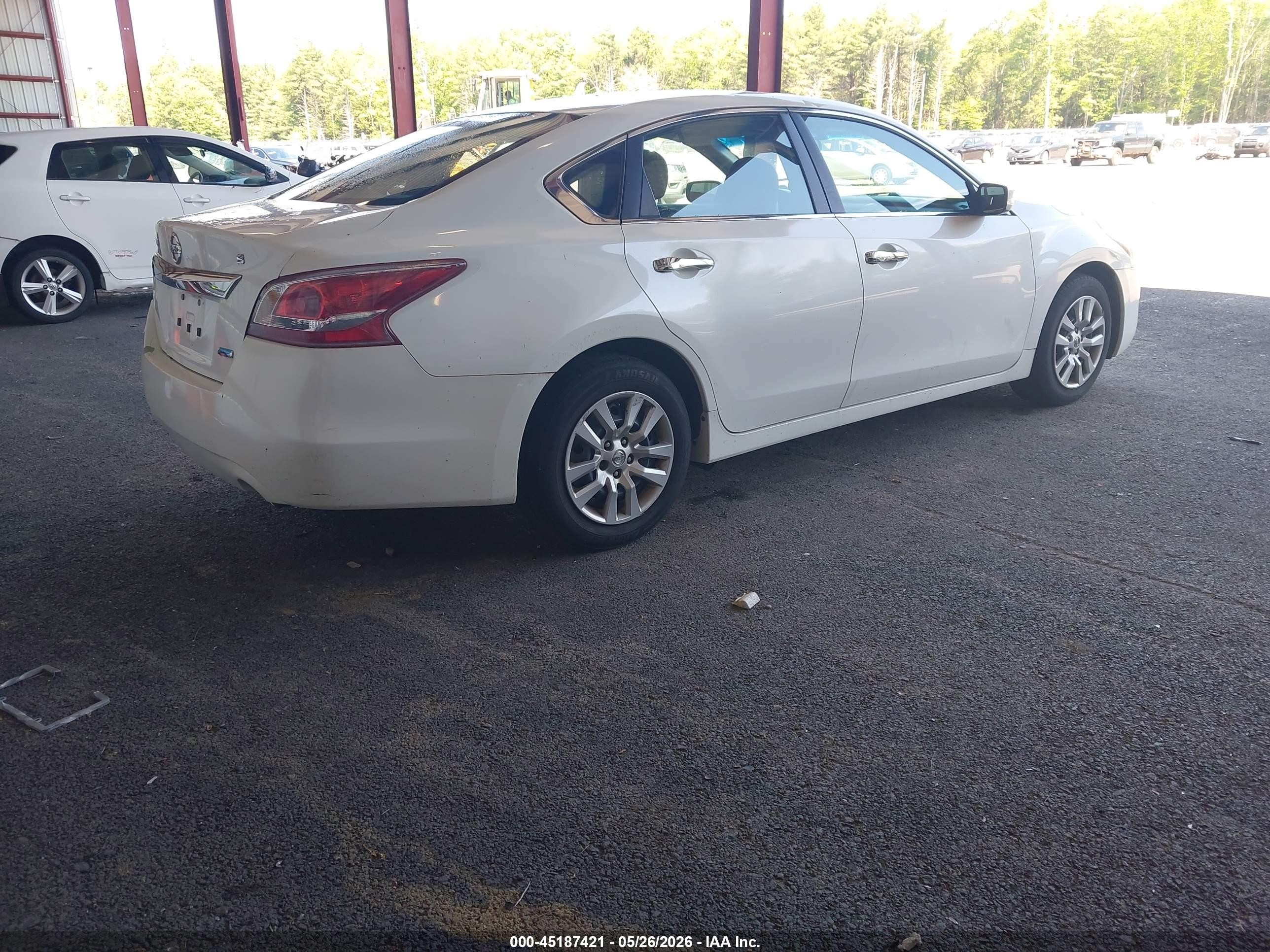 2013 Nissan Altima 2.5 S Белый vin: 1N4AL3AP2DN570153