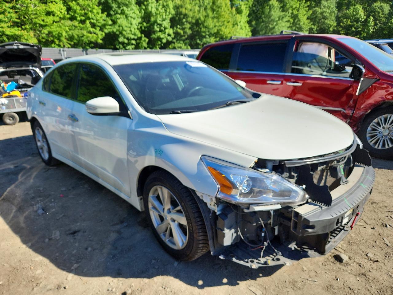 2013 Nissan Altima 2.5 Sv White vin: 1N4AL3AP2DN578821