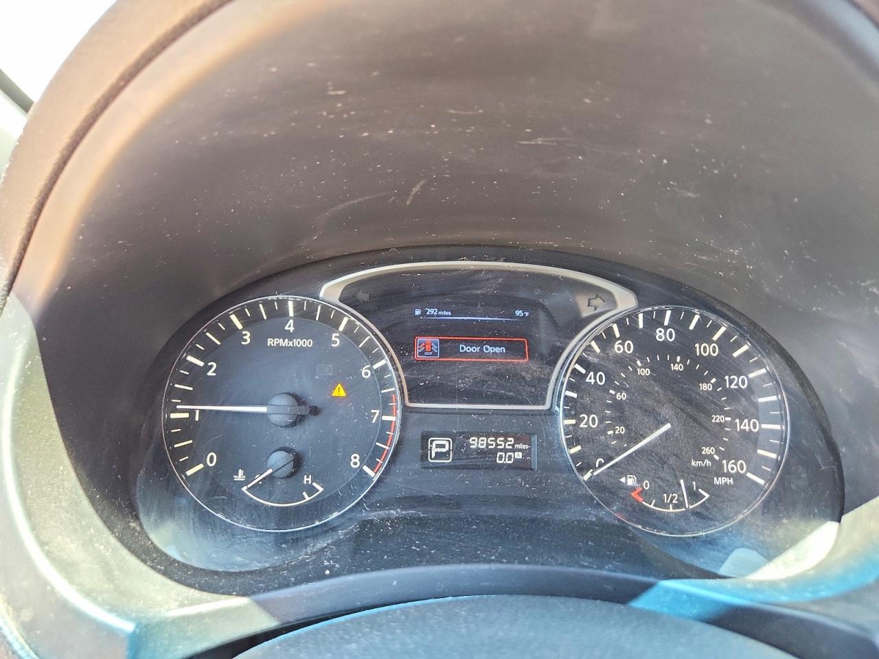 2014 Nissan Altima 2.5 Red vin: 1N4AL3AP2EC104204