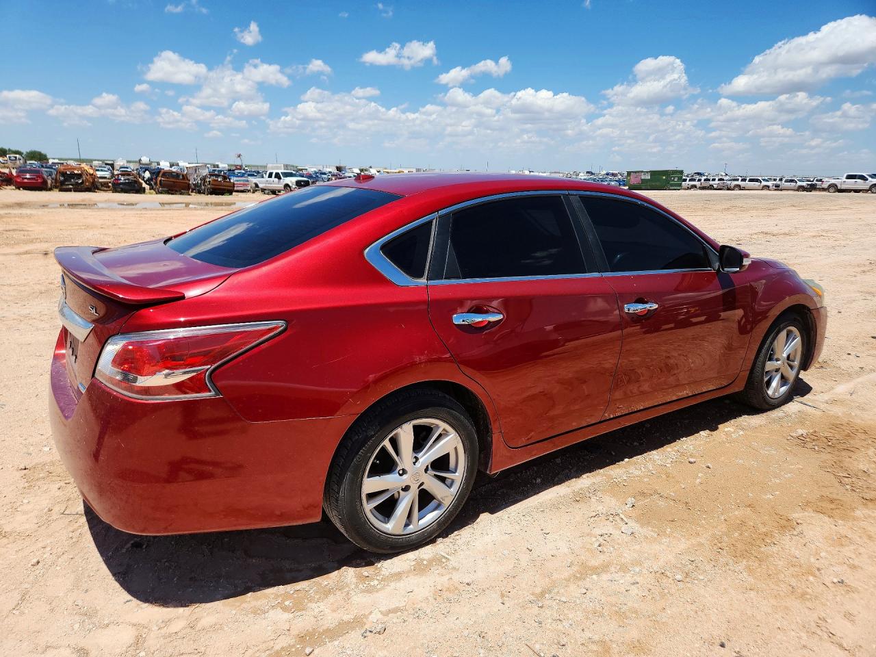 2014 Nissan Altima 2.5 Red vin: 1N4AL3AP2EC104204