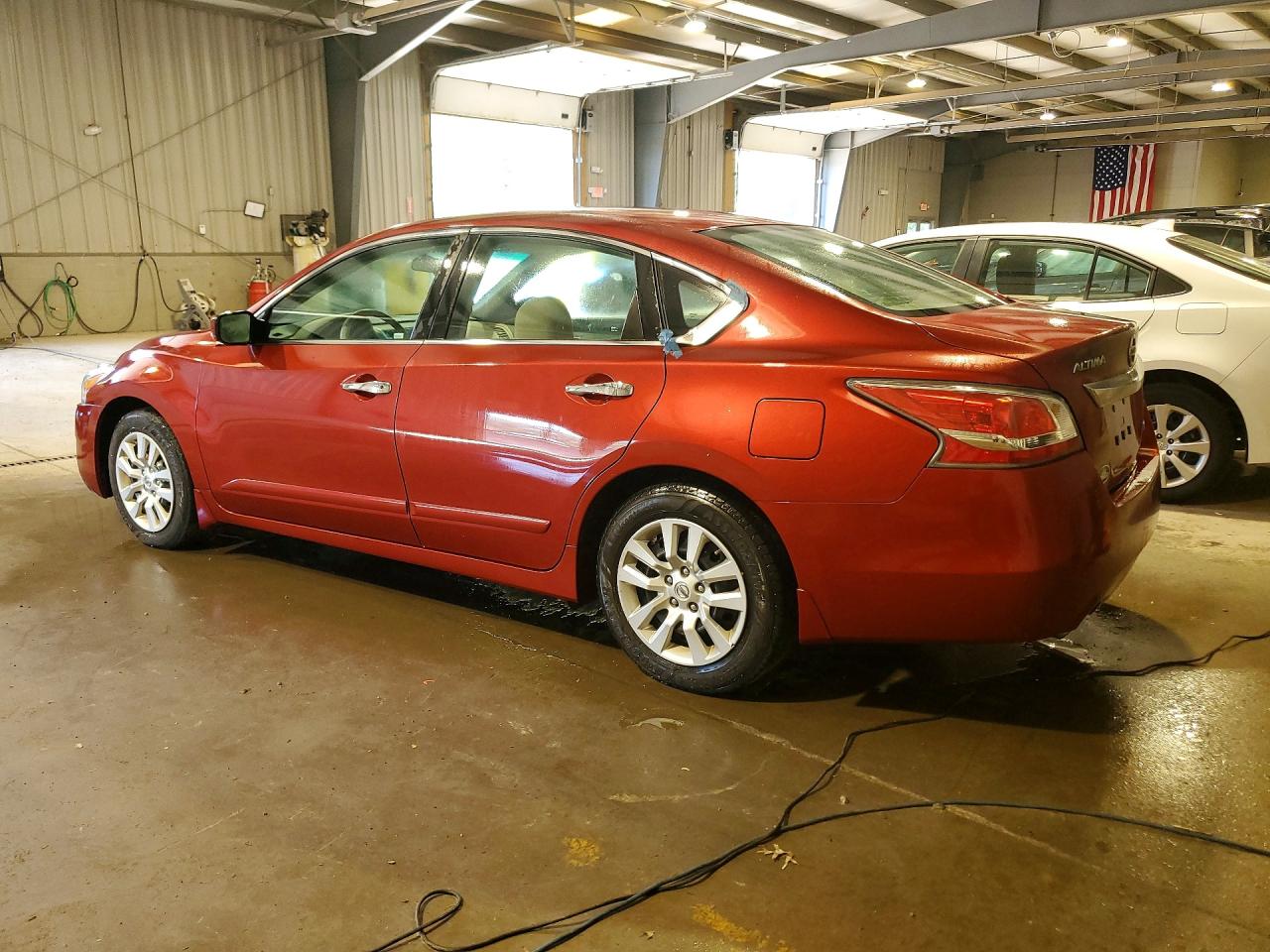 2014 Nissan Altima 2.5 Red vin: 1N4AL3AP2EC109919