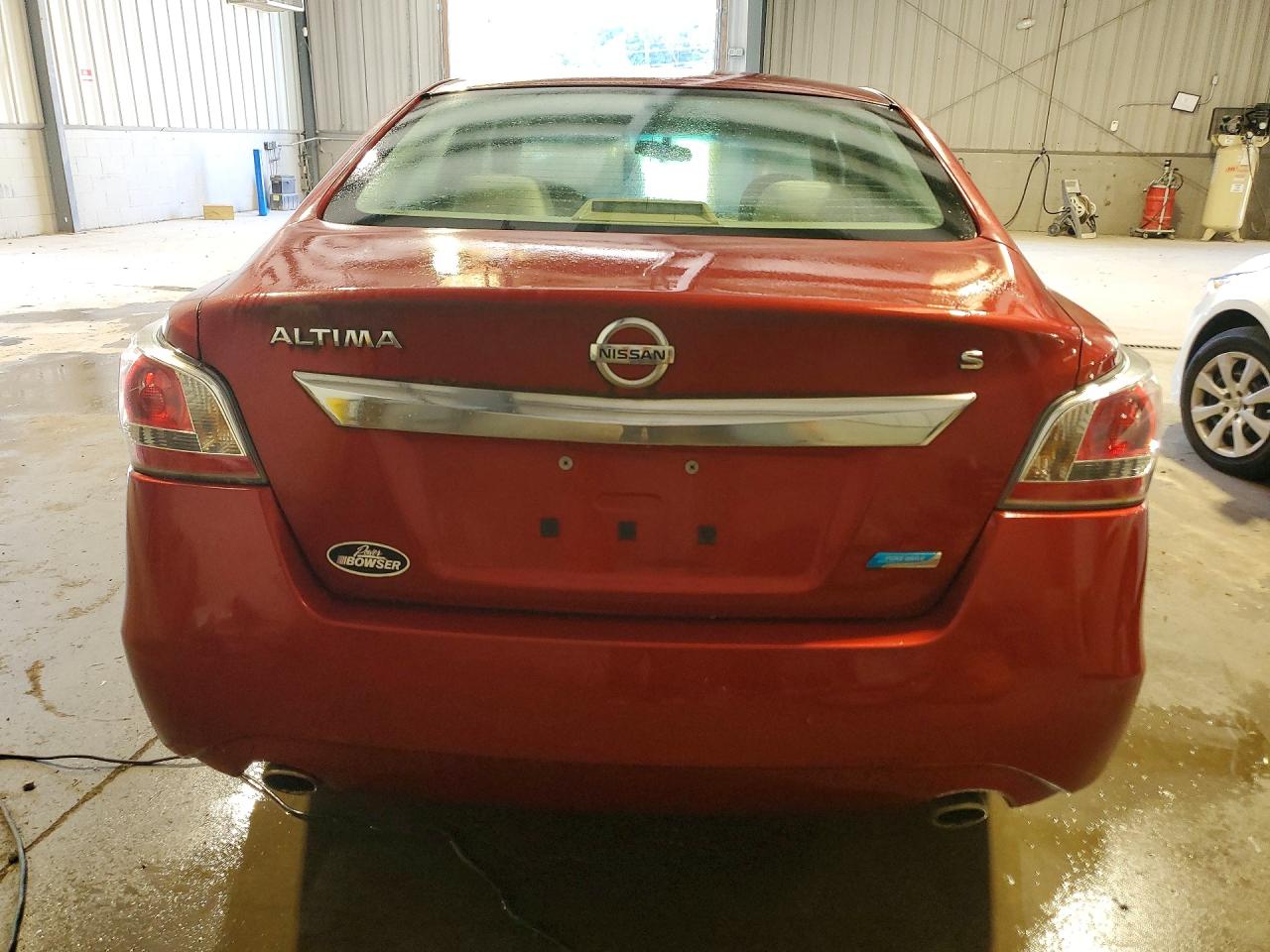 2014 Nissan Altima 2.5 Red vin: 1N4AL3AP2EC109919