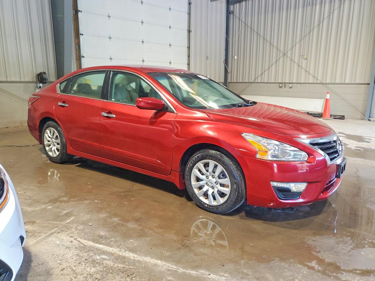 2014 Nissan Altima 2.5 Red vin: 1N4AL3AP2EC109919