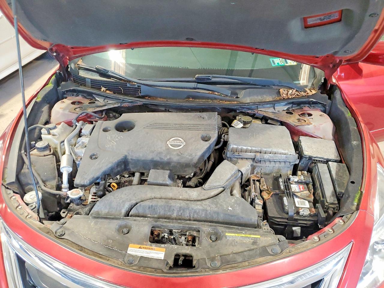 2014 Nissan Altima 2.5 Red vin: 1N4AL3AP2EC109919