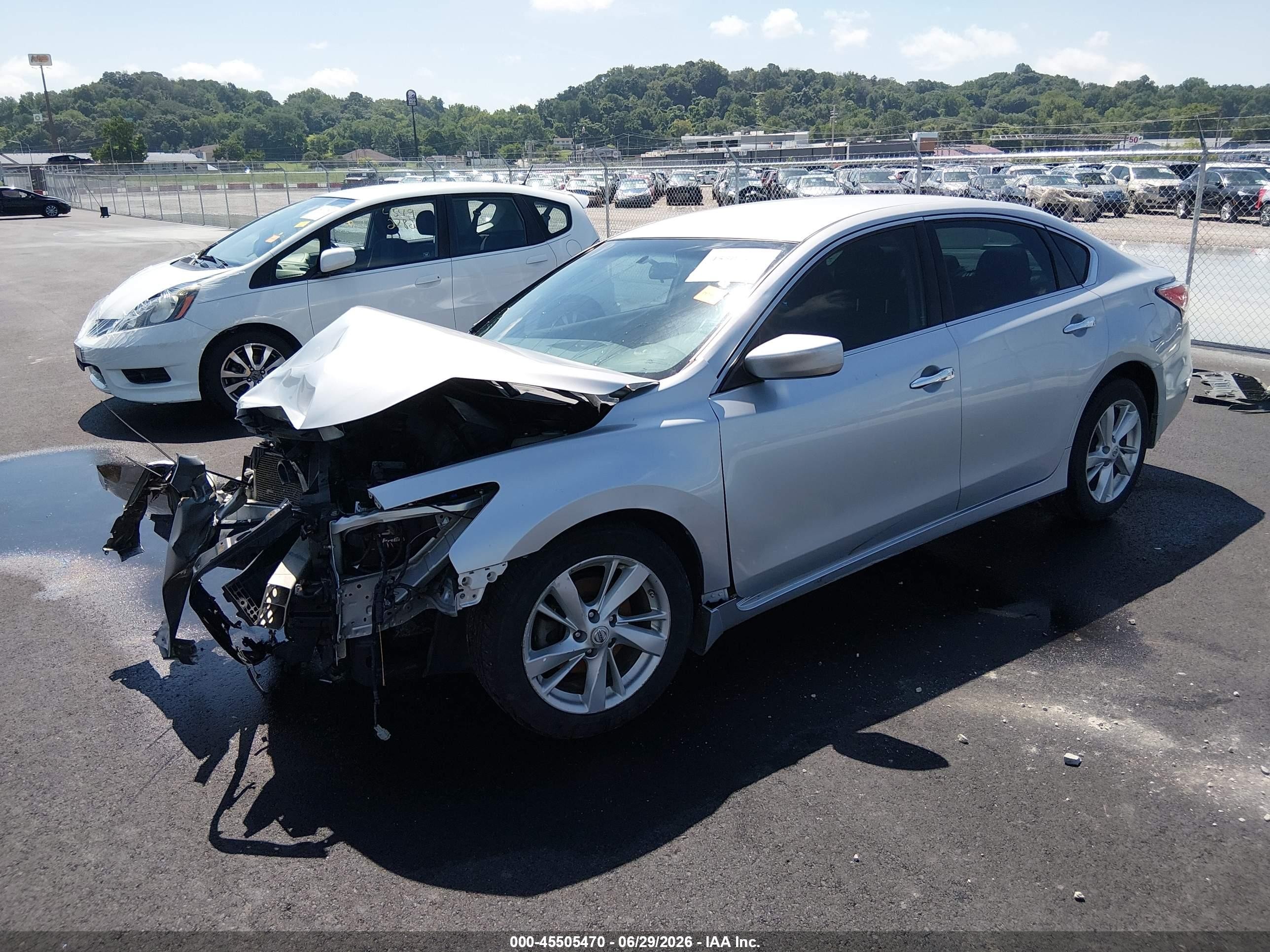 2014 Nissan Altima 2.5 Sv Серебряный vin: 1N4AL3AP2EC175709