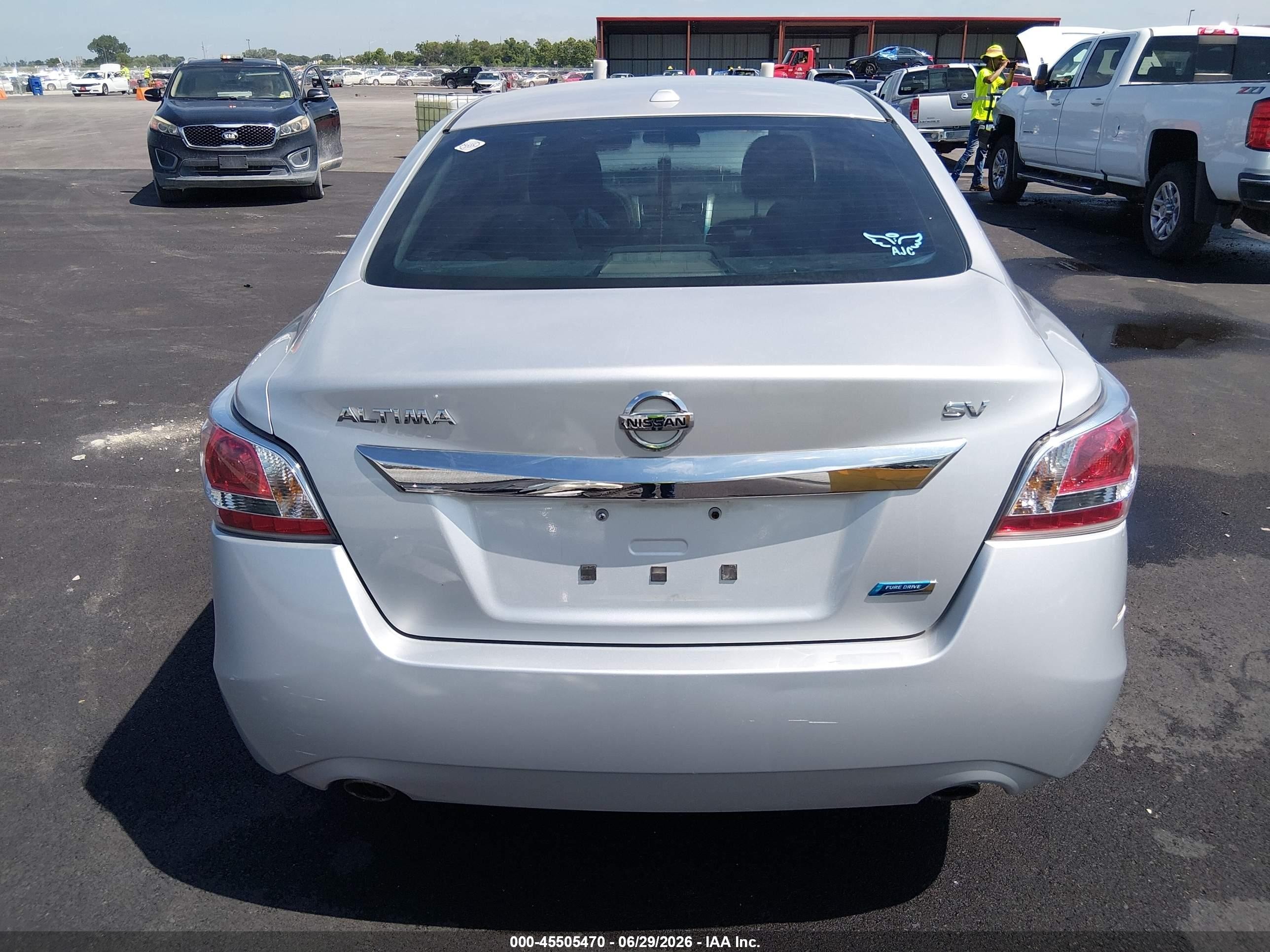 2014 Nissan Altima 2.5 Sv Серебряный vin: 1N4AL3AP2EC175709