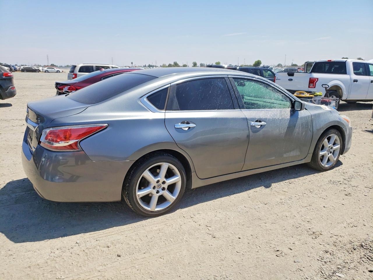 2014 Nissan Altima 2.5 S Silver vin: 1N4AL3AP2EC177654