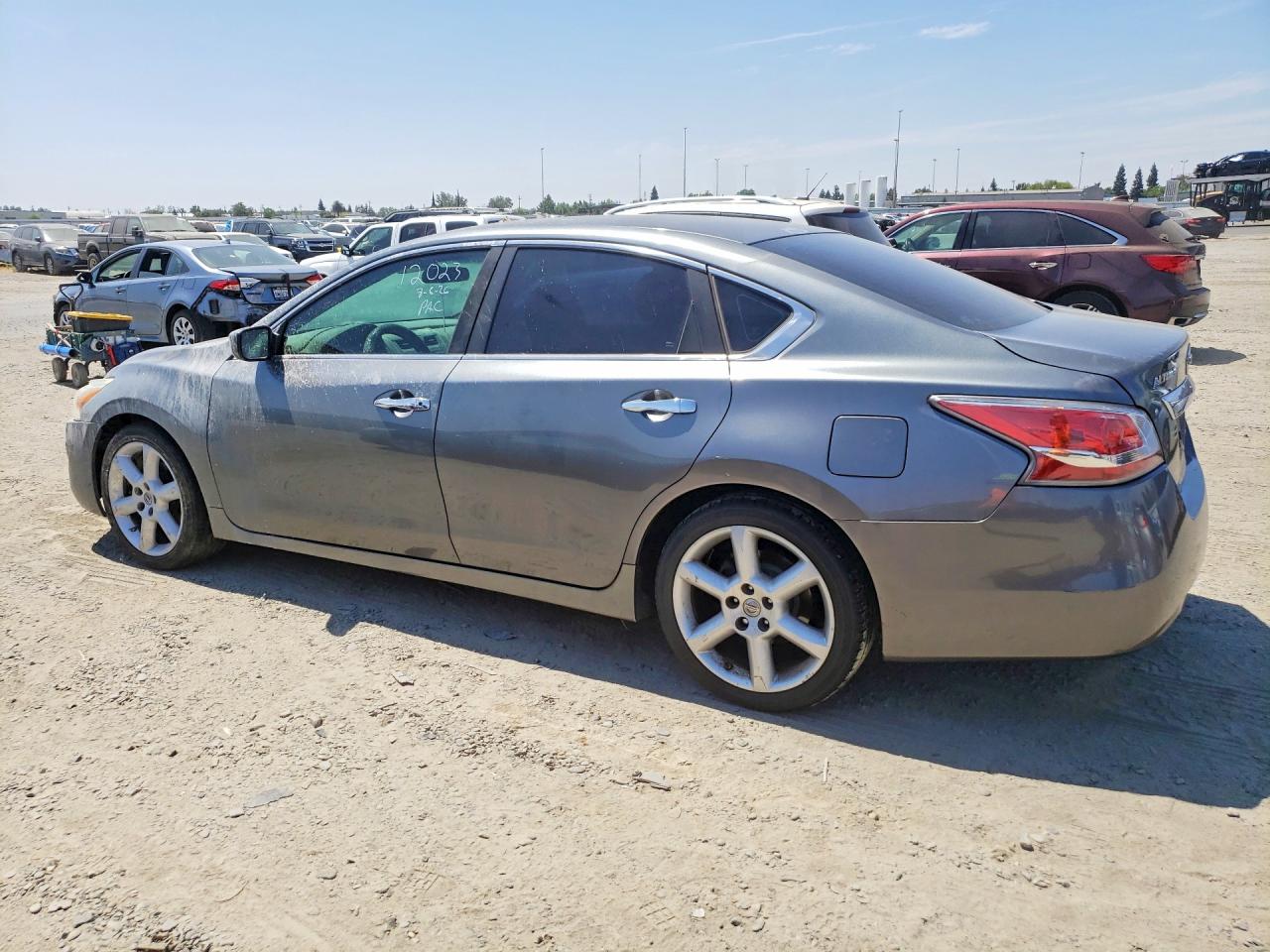 2014 Nissan Altima 2.5 S Silver vin: 1N4AL3AP2EC177654