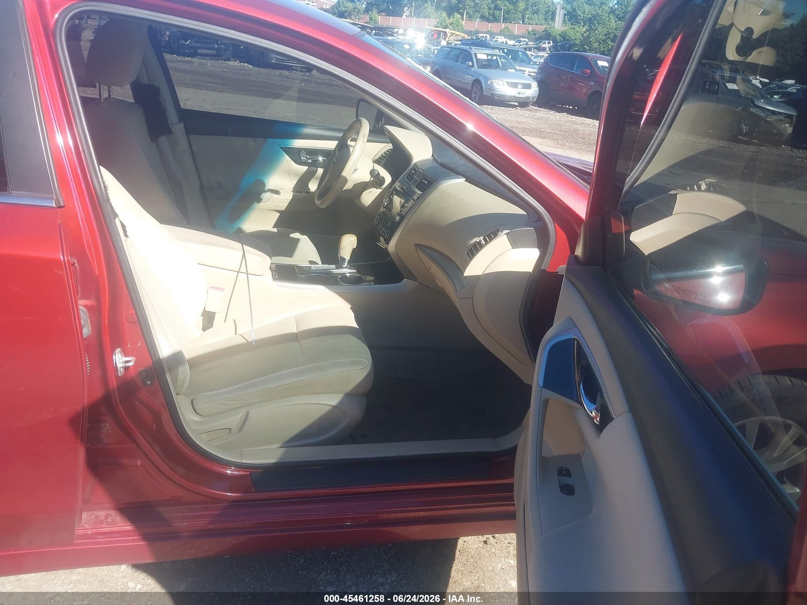 2014 Nissan Altima 2.5 S Red vin: 1N4AL3AP2EC190436