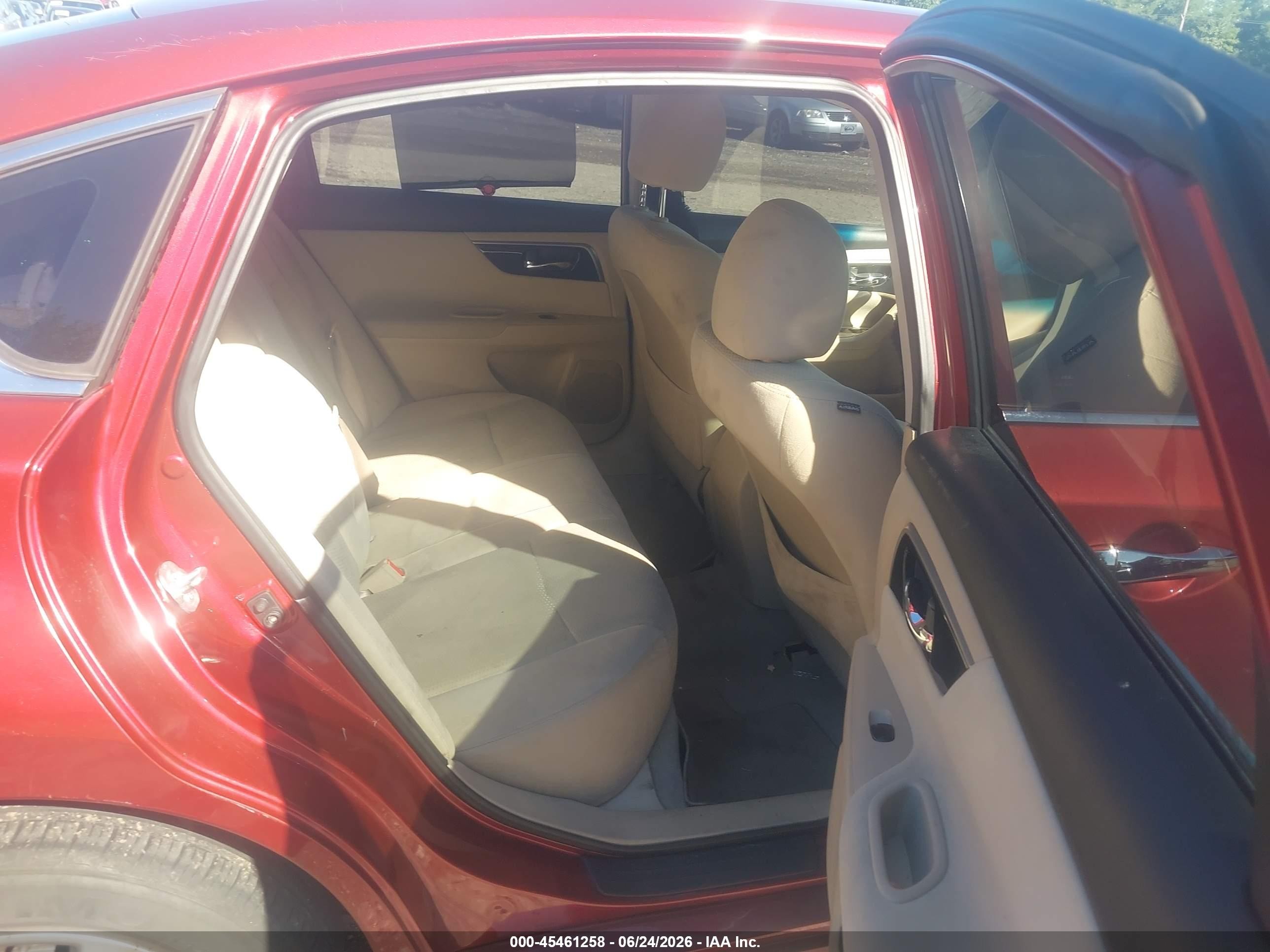 2014 Nissan Altima 2.5 S Red vin: 1N4AL3AP2EC190436