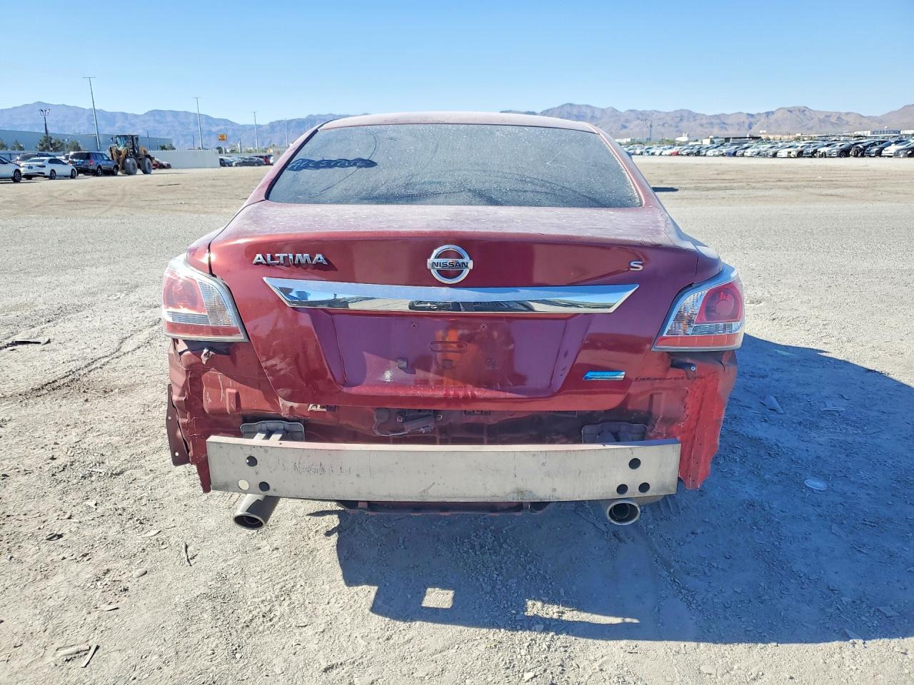 2014 Nissan Altima 2.5 Red vin: 1N4AL3AP2EC263188